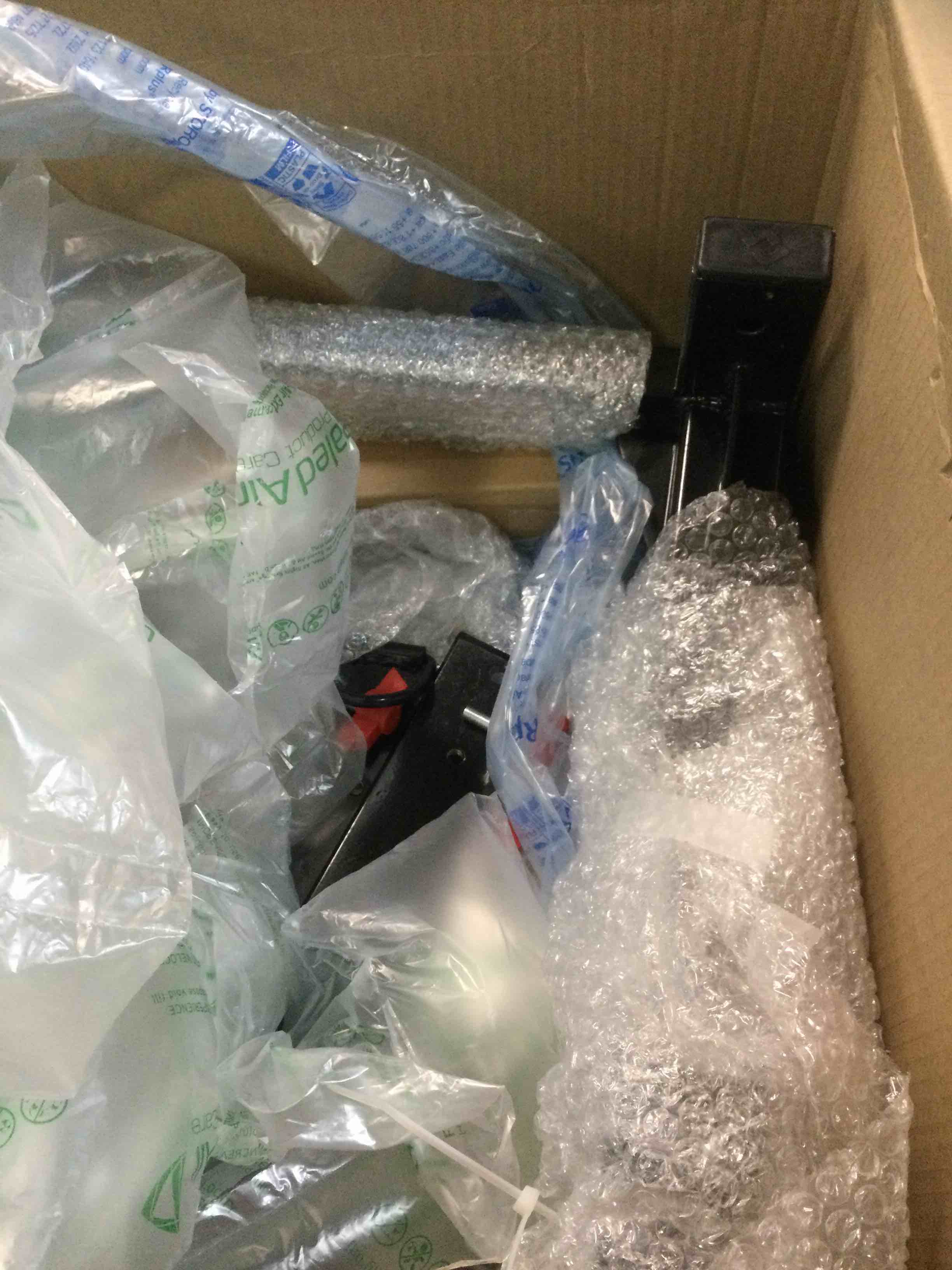 https://s3.amazonaws.com/lotting-images-prod/bidfta/BLU5567390_1703339396031.jpeg