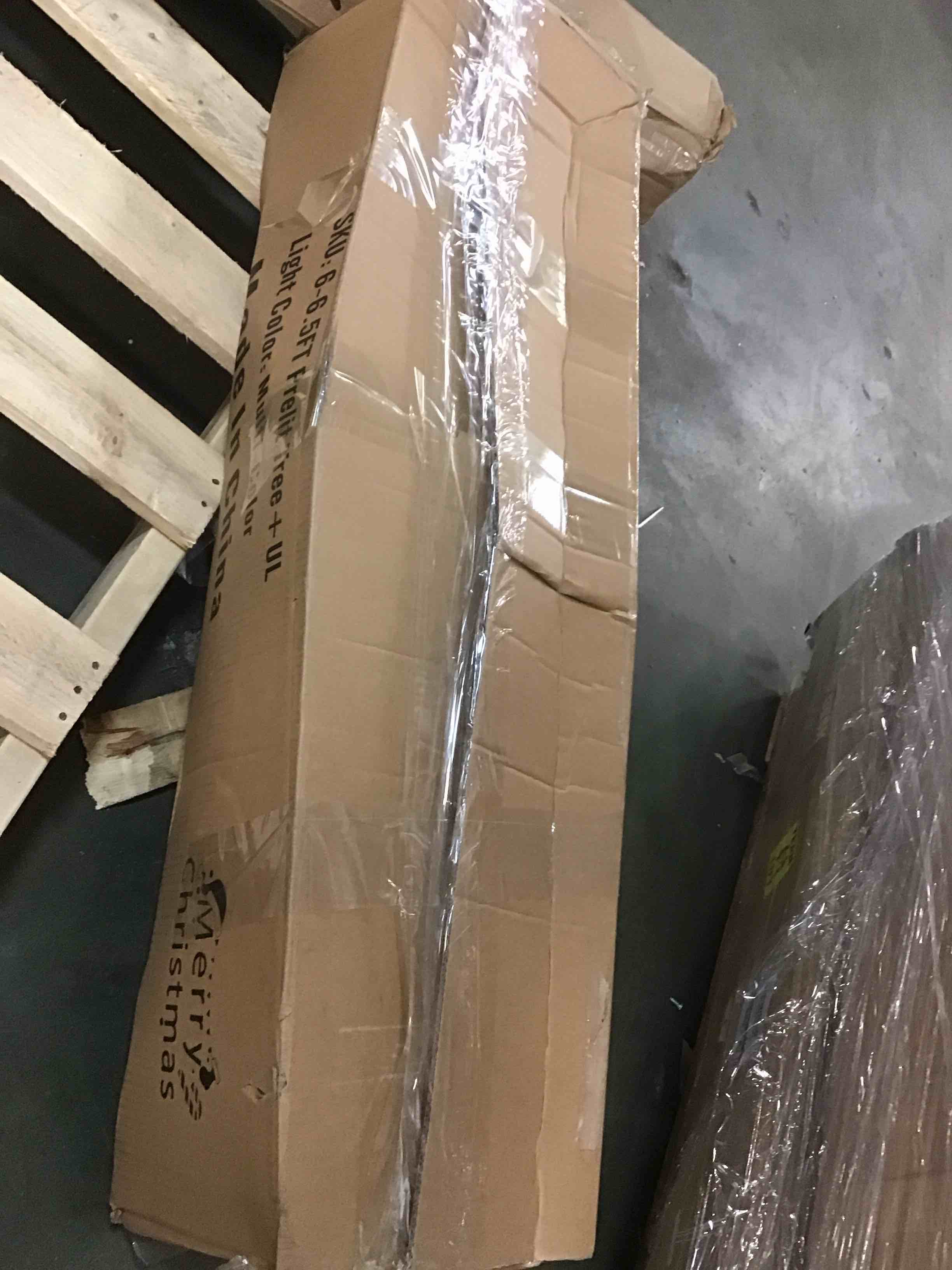 https://s3.amazonaws.com/lotting-images-prod/bidfta/BLU5567689_1704293546694.jpeg