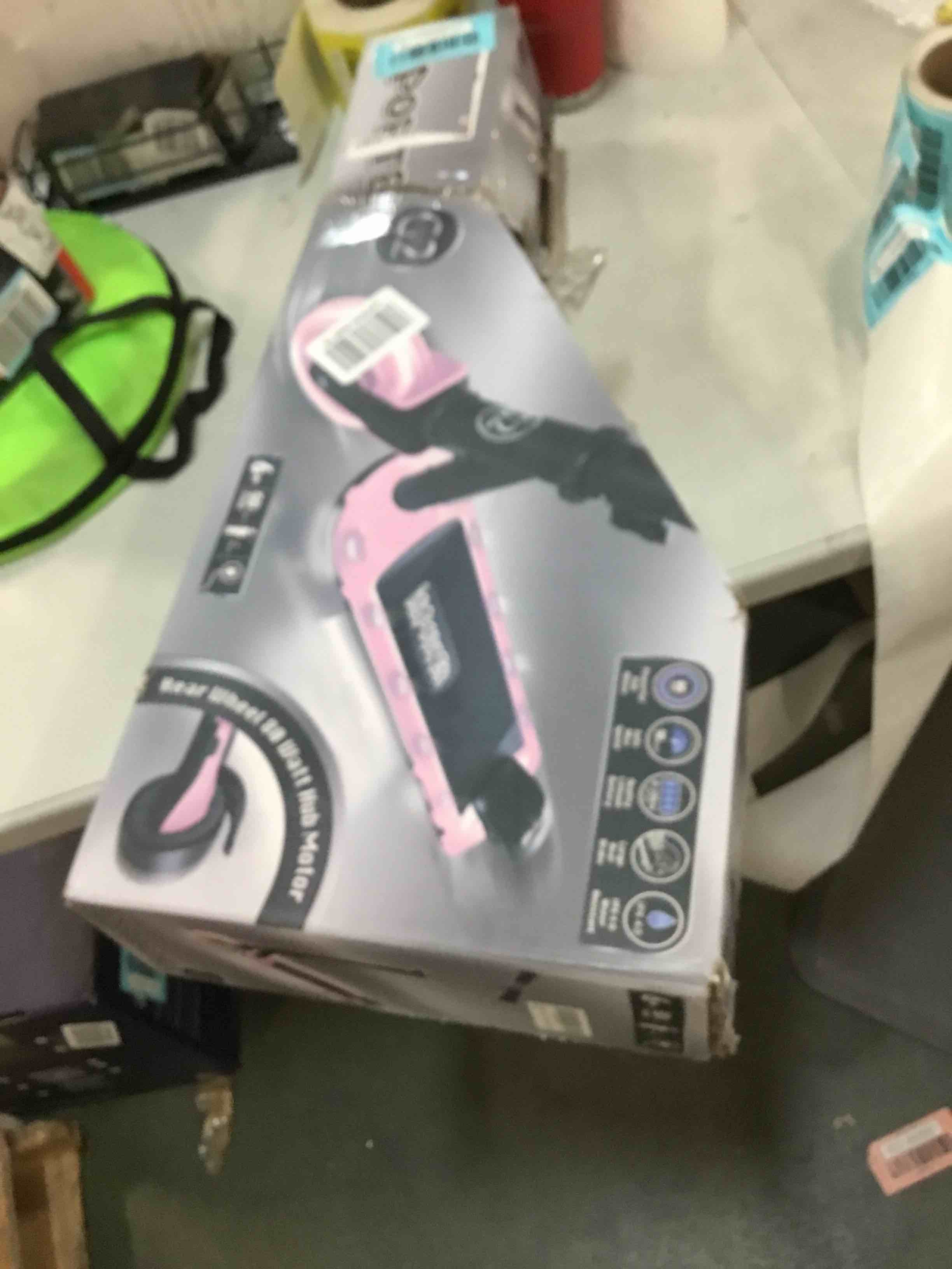 https://s3.amazonaws.com/lotting-images-prod/bidfta/BLU5568057_1705588290498.jpeg