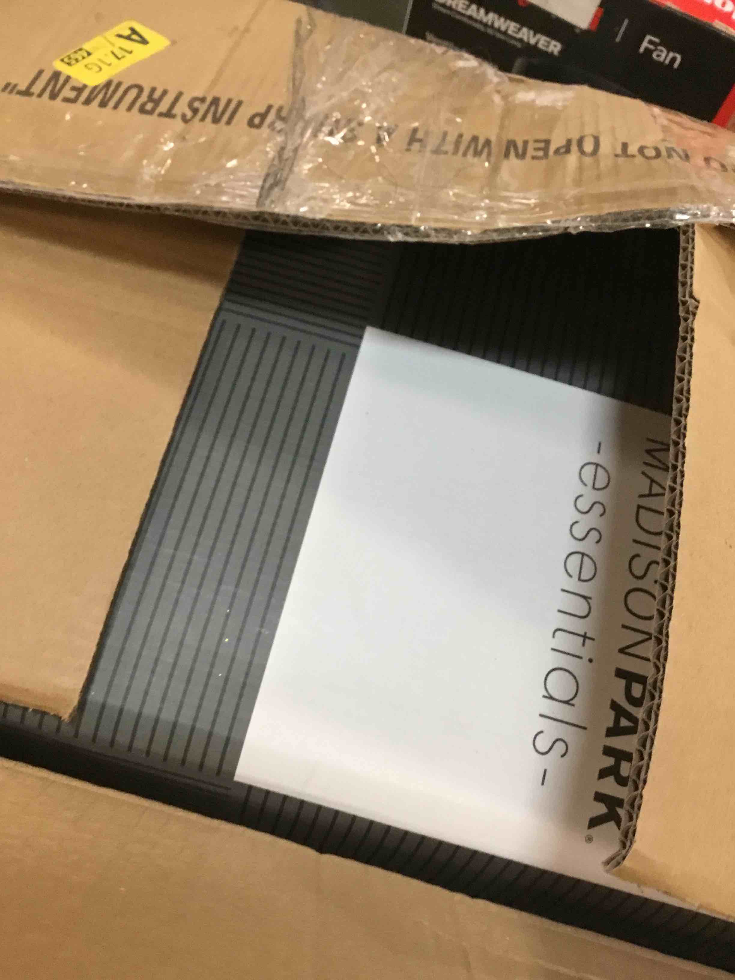 https://s3.amazonaws.com/lotting-images-prod/bidfta/BLU5568066_1705588707287.jpeg