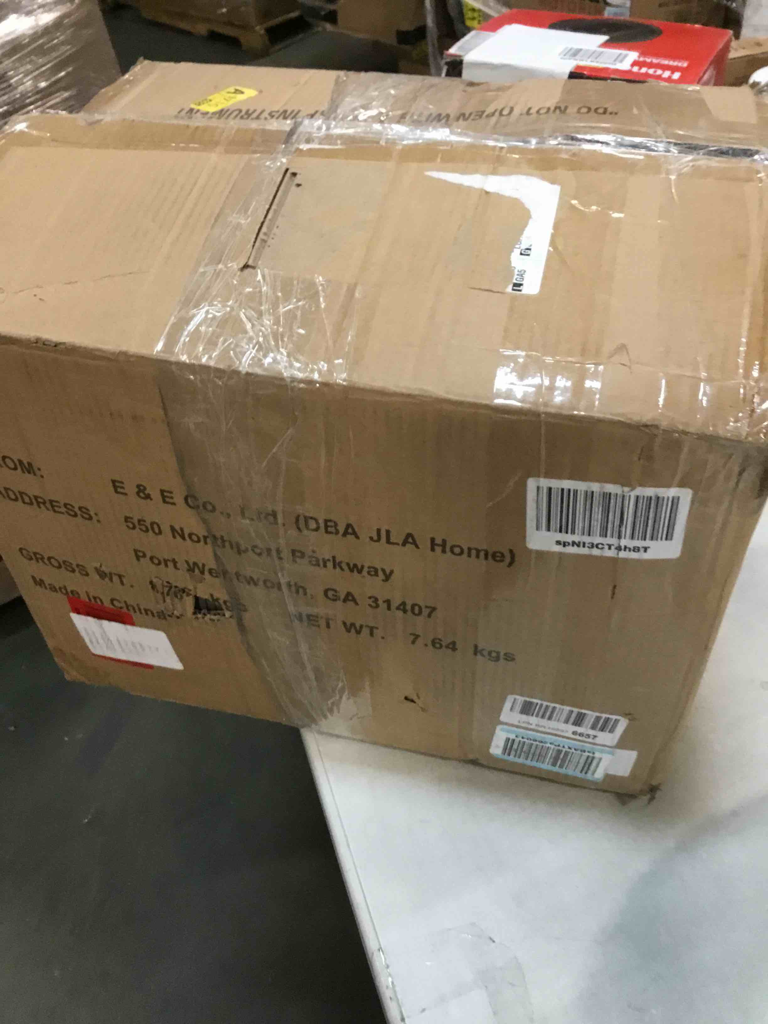 https://s3.amazonaws.com/lotting-images-prod/bidfta/BLU5568066_1705588710592.jpeg