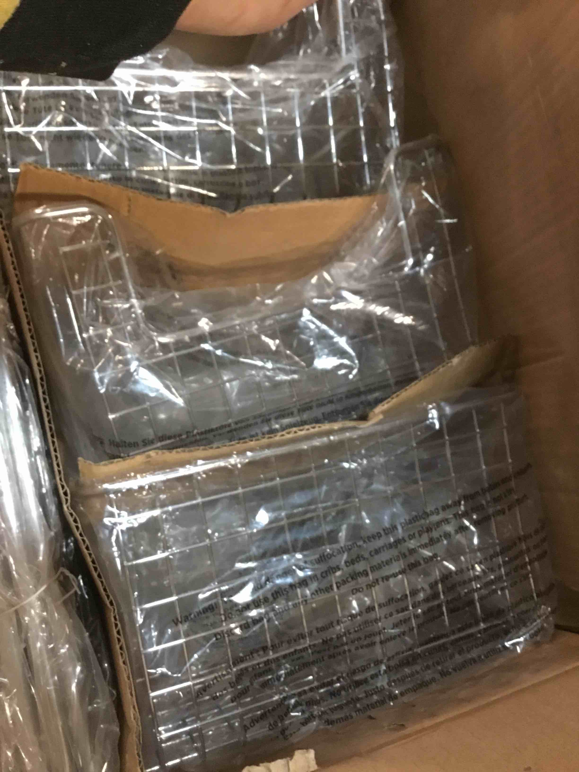 https://s3.amazonaws.com/lotting-images-prod/bidfta/BLU5568067_1705588738226.jpeg