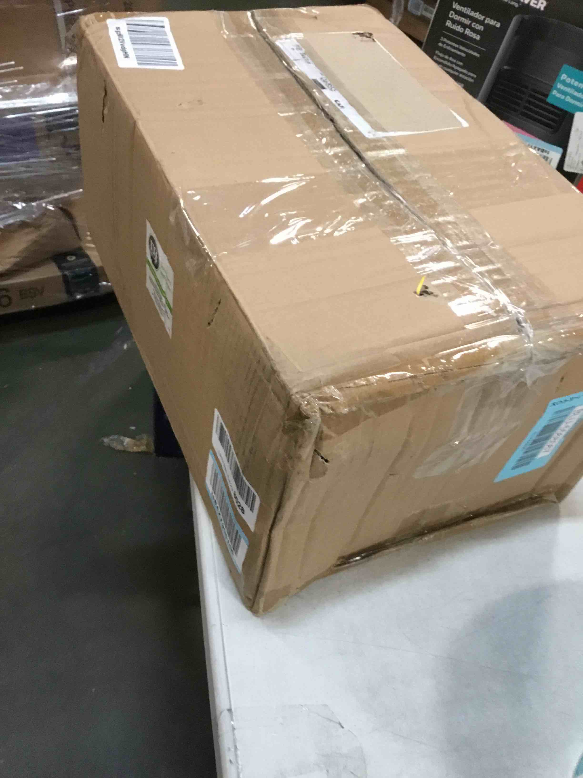 https://s3.amazonaws.com/lotting-images-prod/bidfta/BLU5568067_1705588748901.jpeg