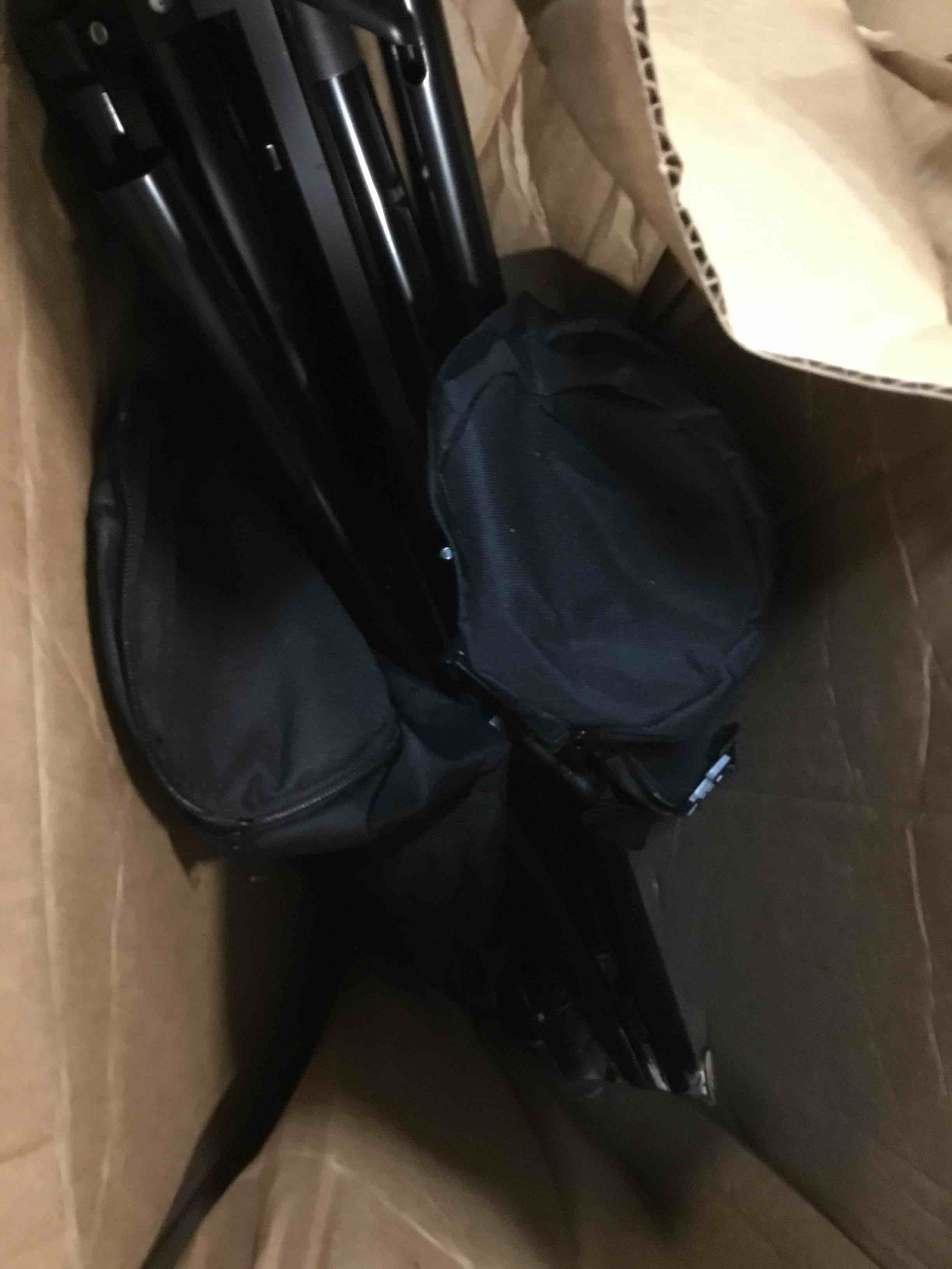 https://s3.amazonaws.com/lotting-images-prod/bidfta/BLU5568103_1705592782987.jpeg