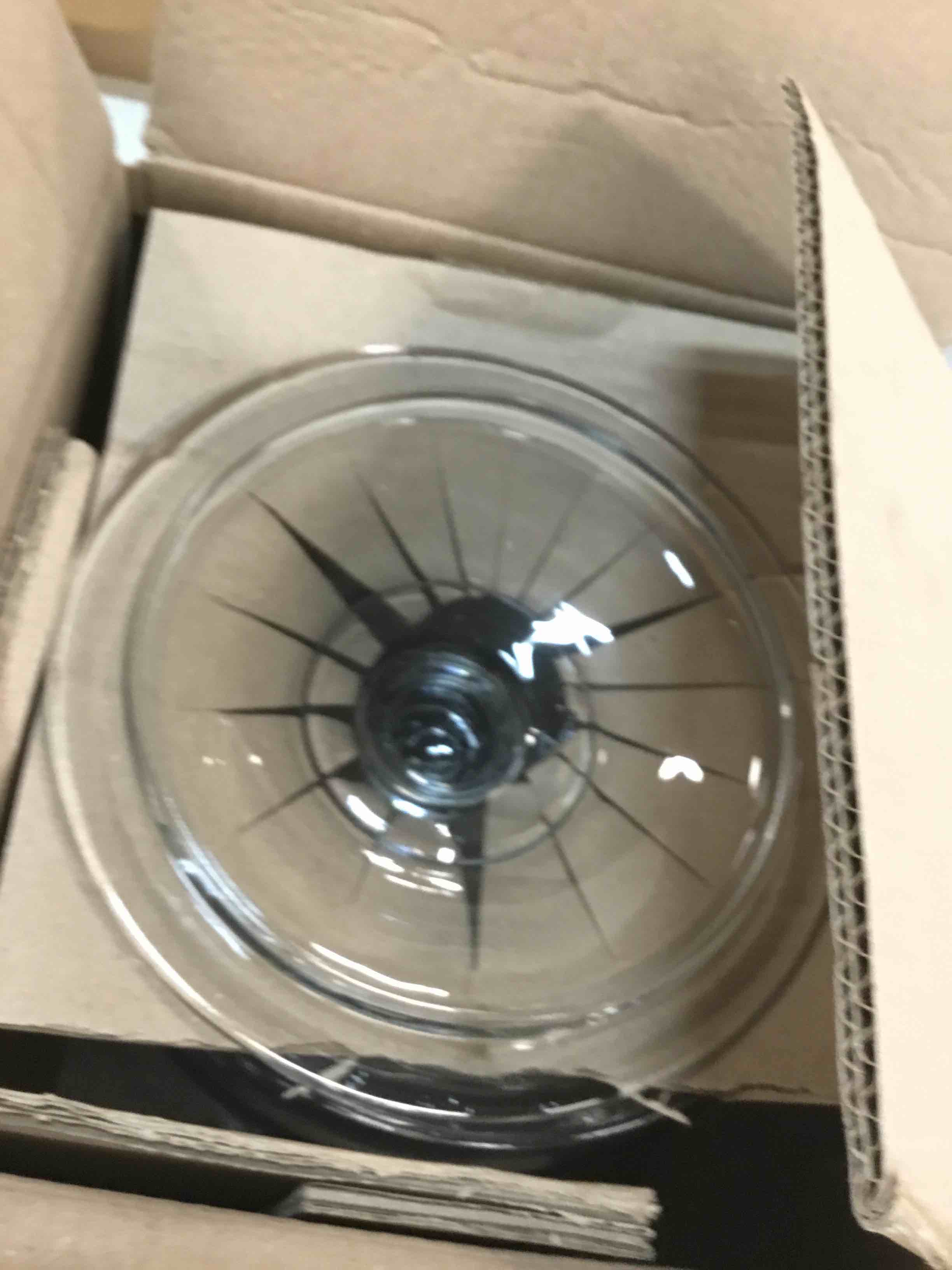 https://s3.amazonaws.com/lotting-images-prod/bidfta/BLU5568178_1705598443287.jpeg
