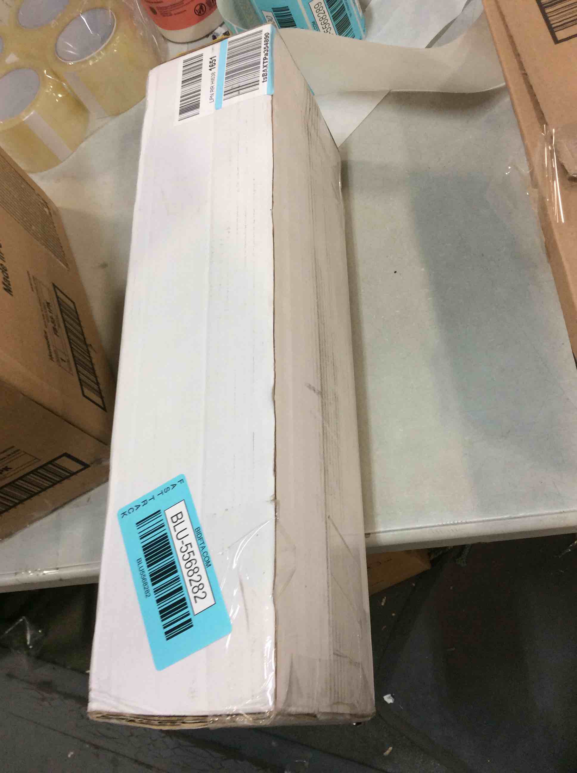 https://s3.amazonaws.com/lotting-images-prod/bidfta/BLU5568282_1705610955443.jpeg