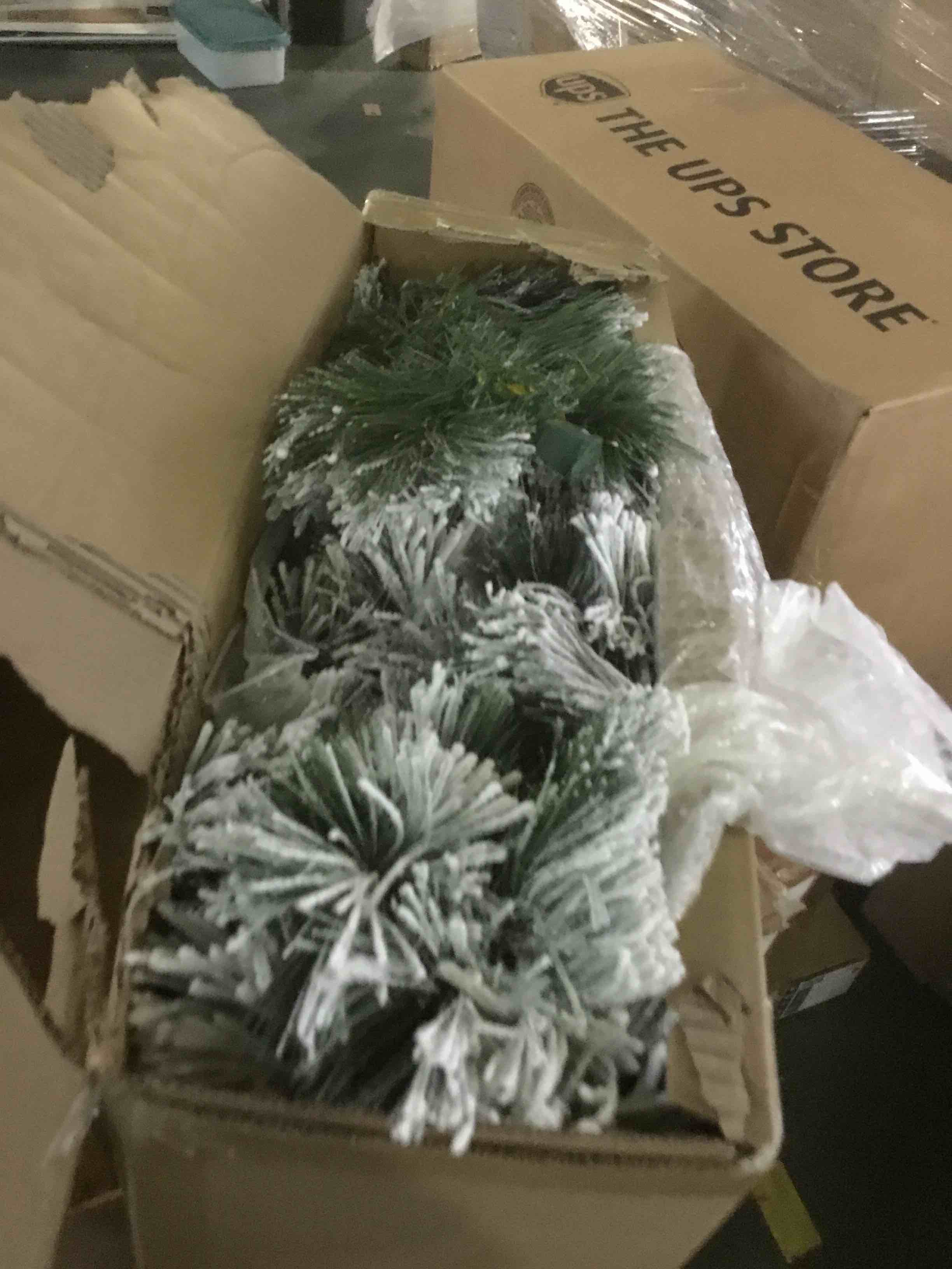 https://s3.amazonaws.com/lotting-images-prod/bidfta/BLU5568457_1702910985694.jpeg