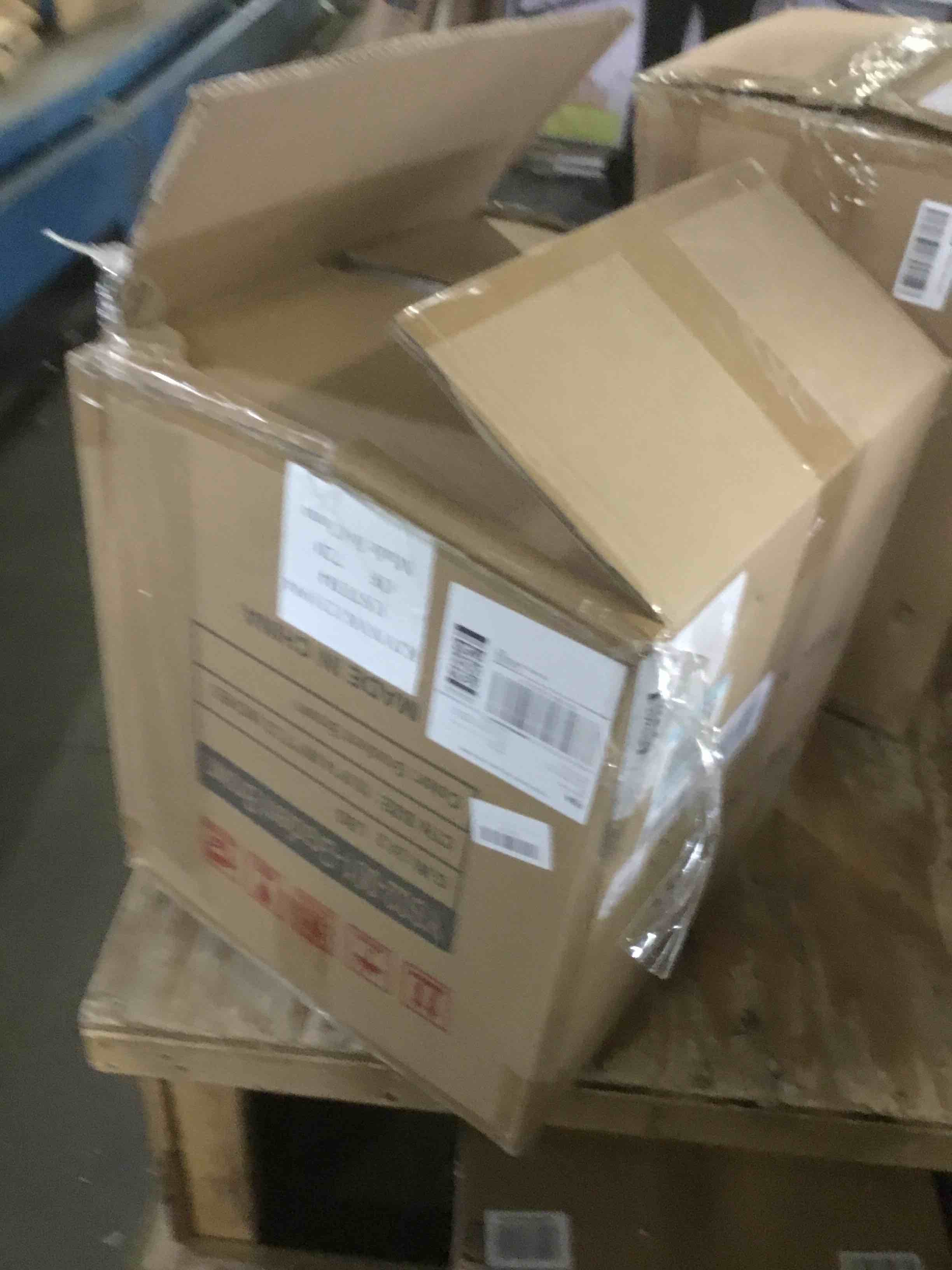 https://s3.amazonaws.com/lotting-images-prod/bidfta/BLU5568475_1702914945045.jpeg