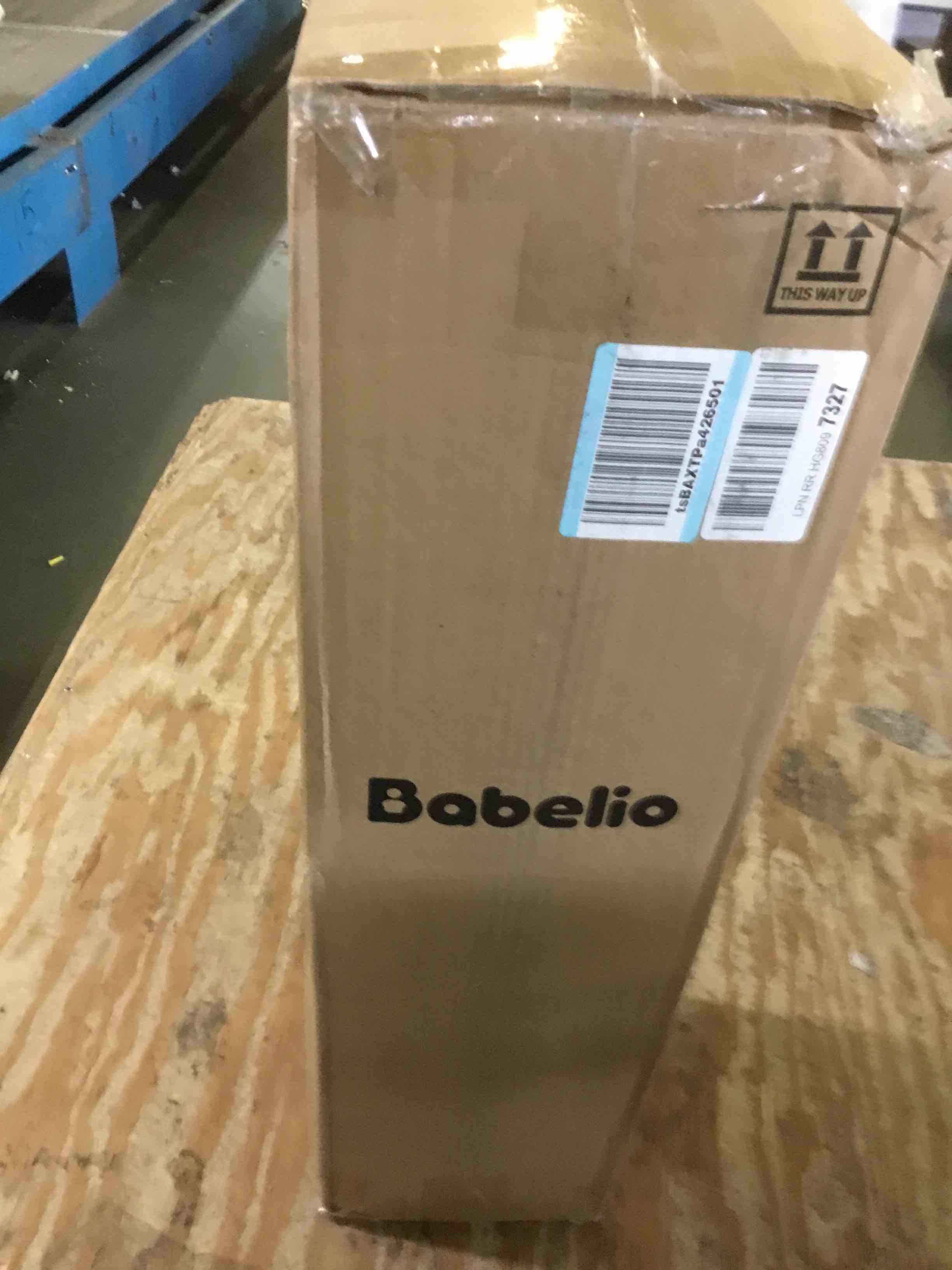 https://s3.amazonaws.com/lotting-images-prod/bidfta/BLU5568508_1702919776861.jpeg