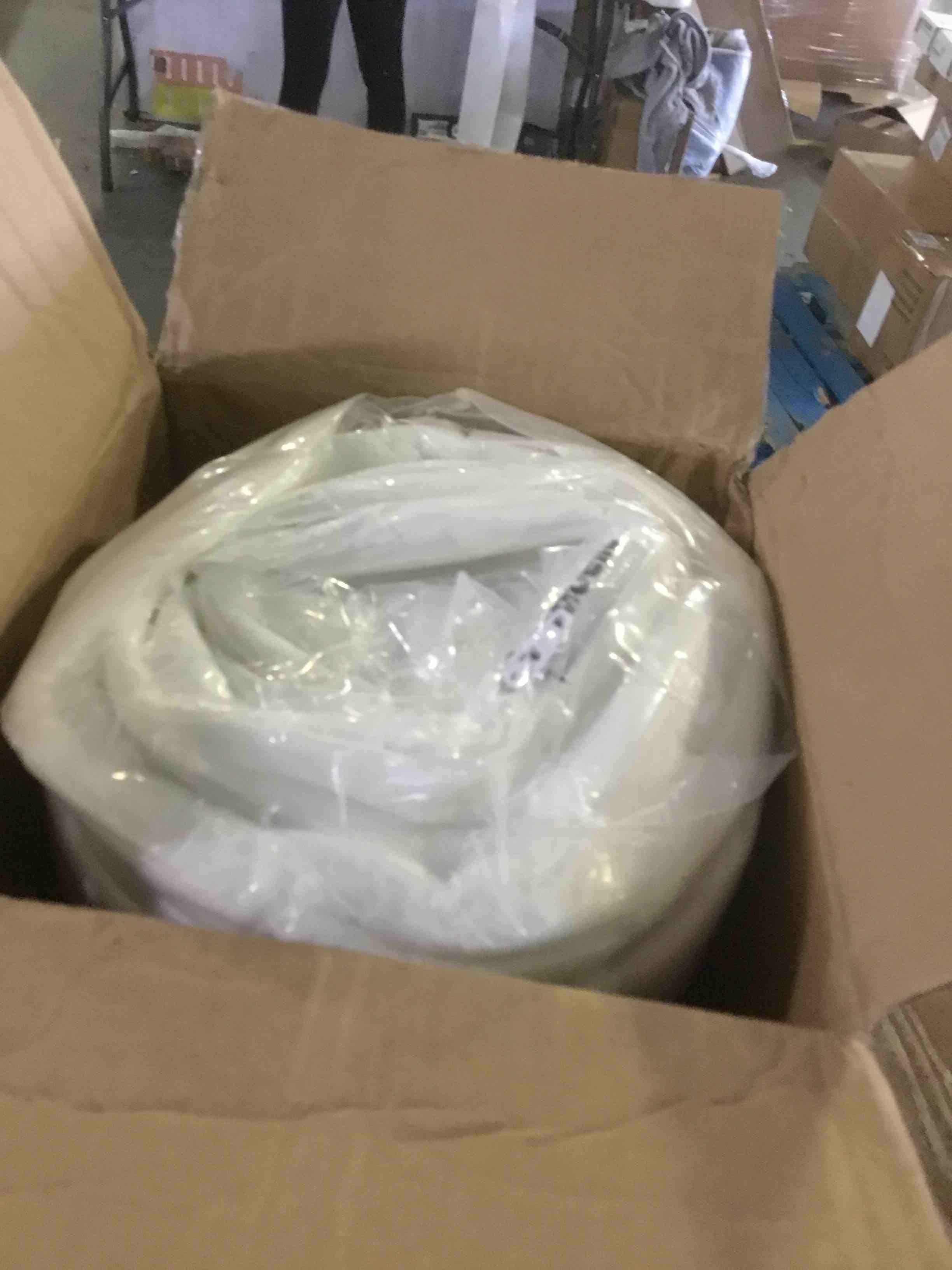 https://s3.amazonaws.com/lotting-images-prod/bidfta/BLU5568508_1702919805842.jpeg