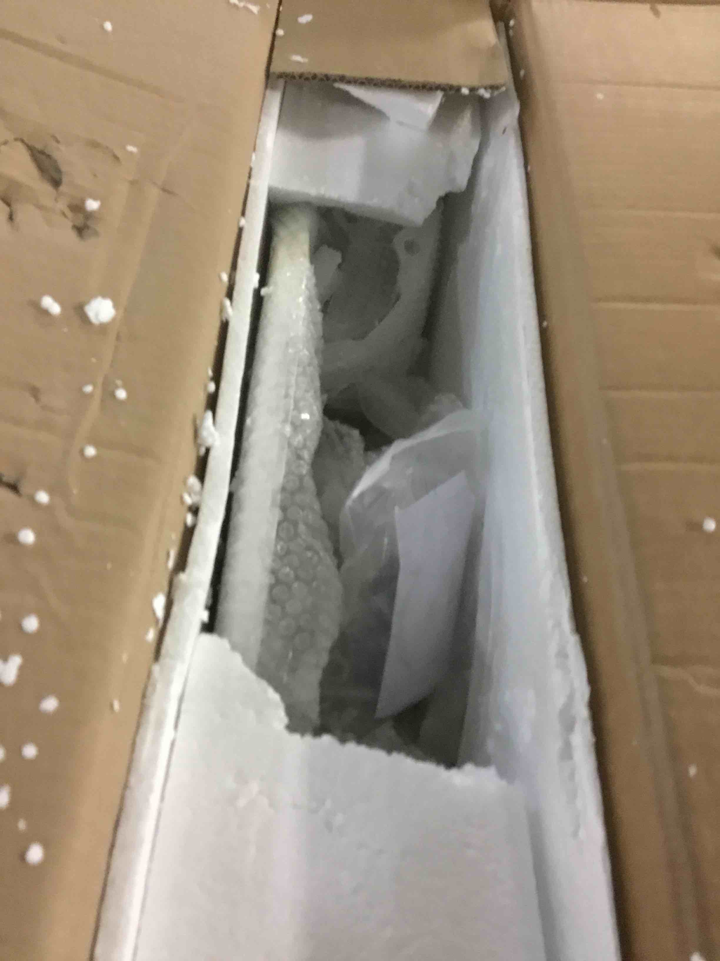 https://s3.amazonaws.com/lotting-images-prod/bidfta/BLU5568539_1702925129565.jpeg