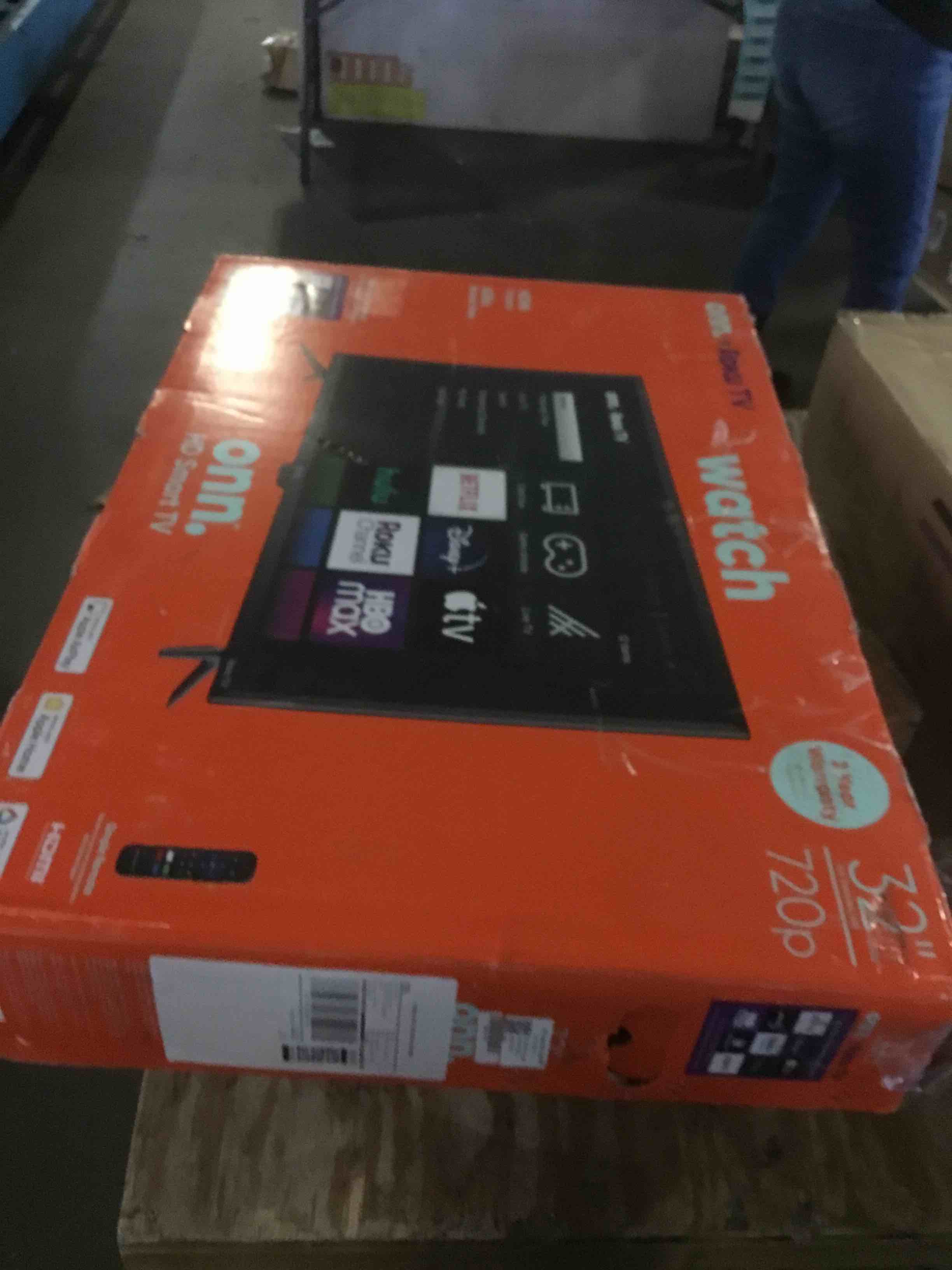 https://s3.amazonaws.com/lotting-images-prod/bidfta/BLU5568665_1702995463993.jpeg