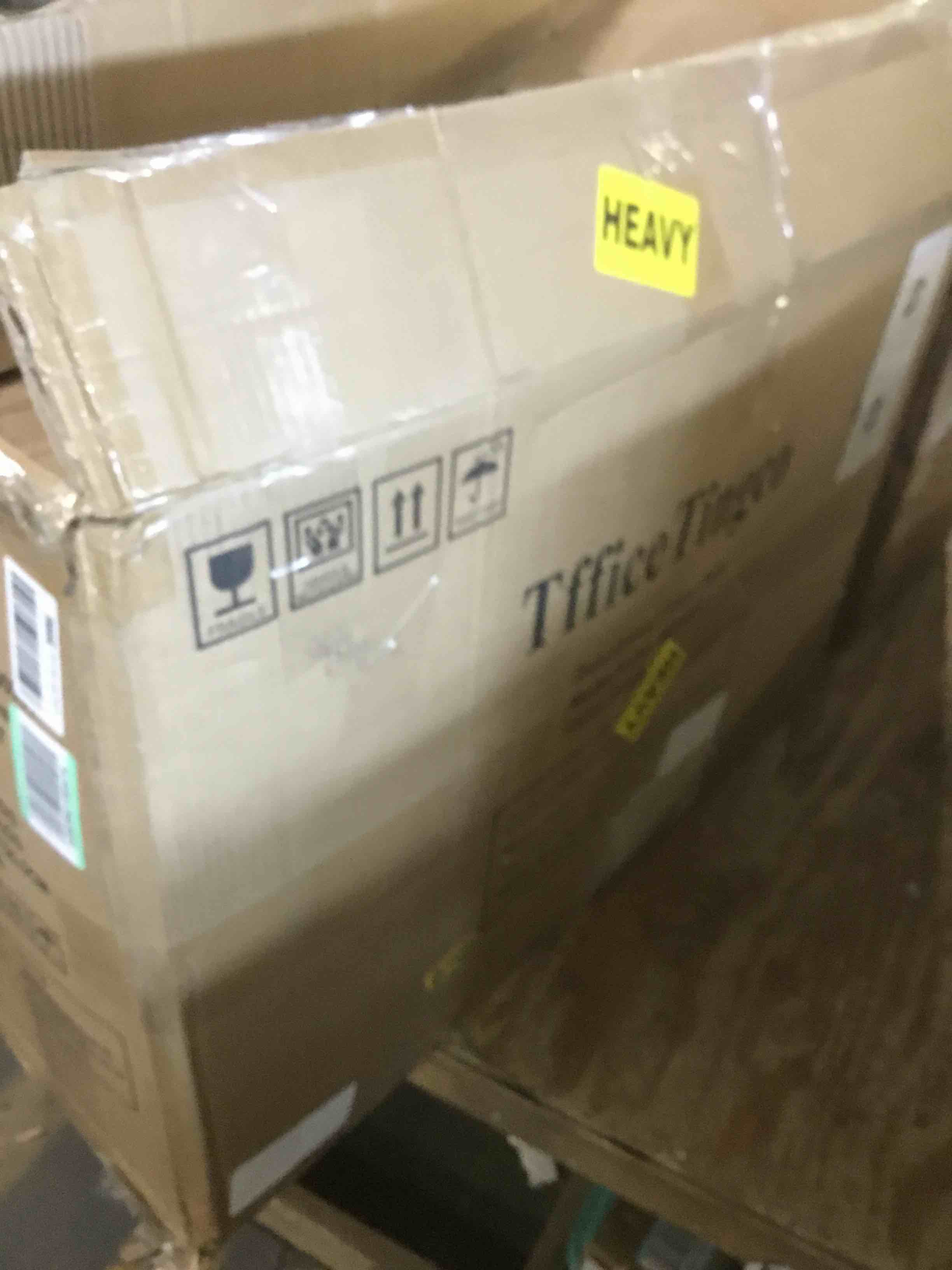 https://s3.amazonaws.com/lotting-images-prod/bidfta/BLU5568687_1702999569099.jpeg