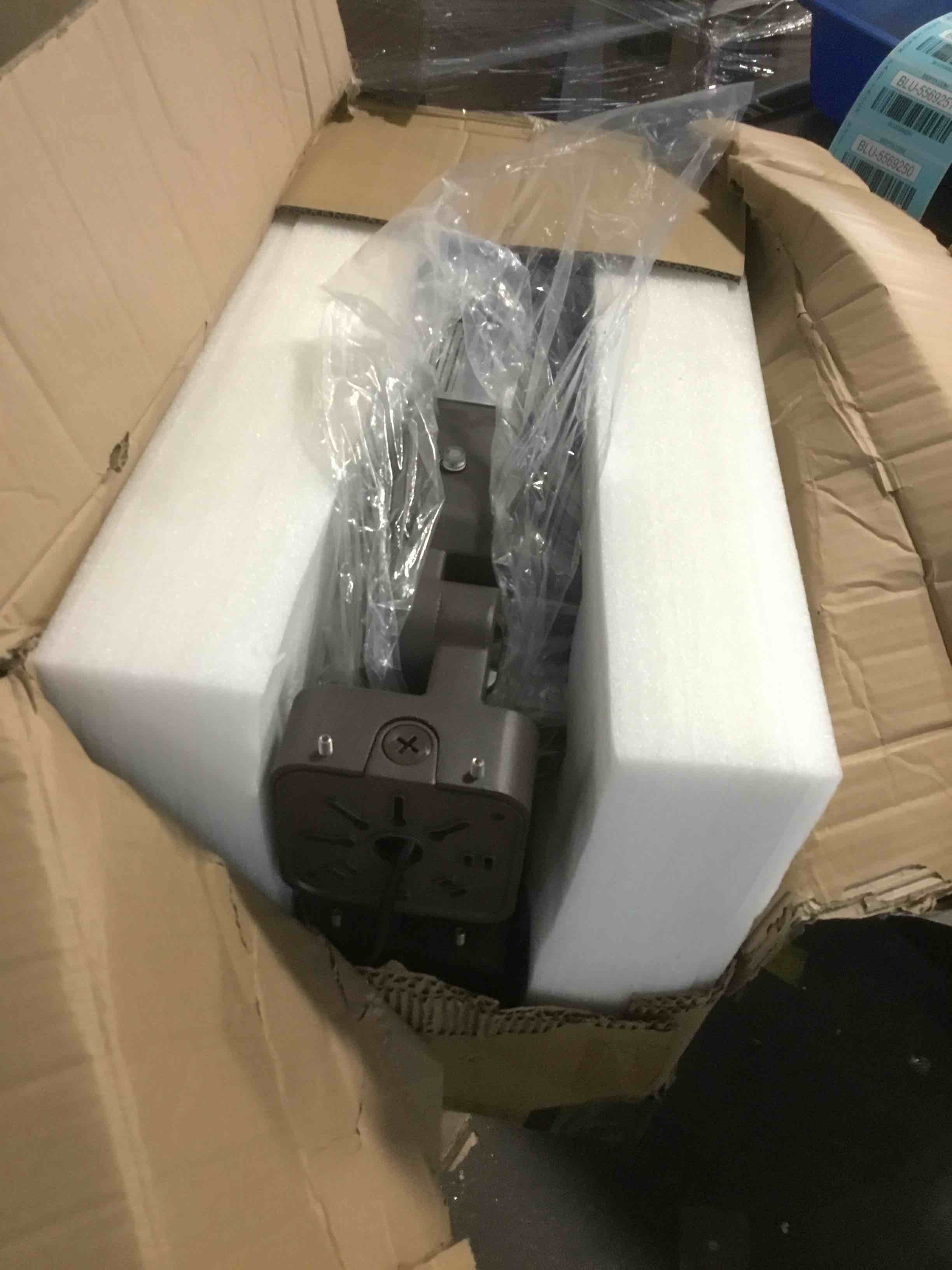 https://s3.amazonaws.com/lotting-images-prod/bidfta/BLU5569249_1703187962426.jpeg