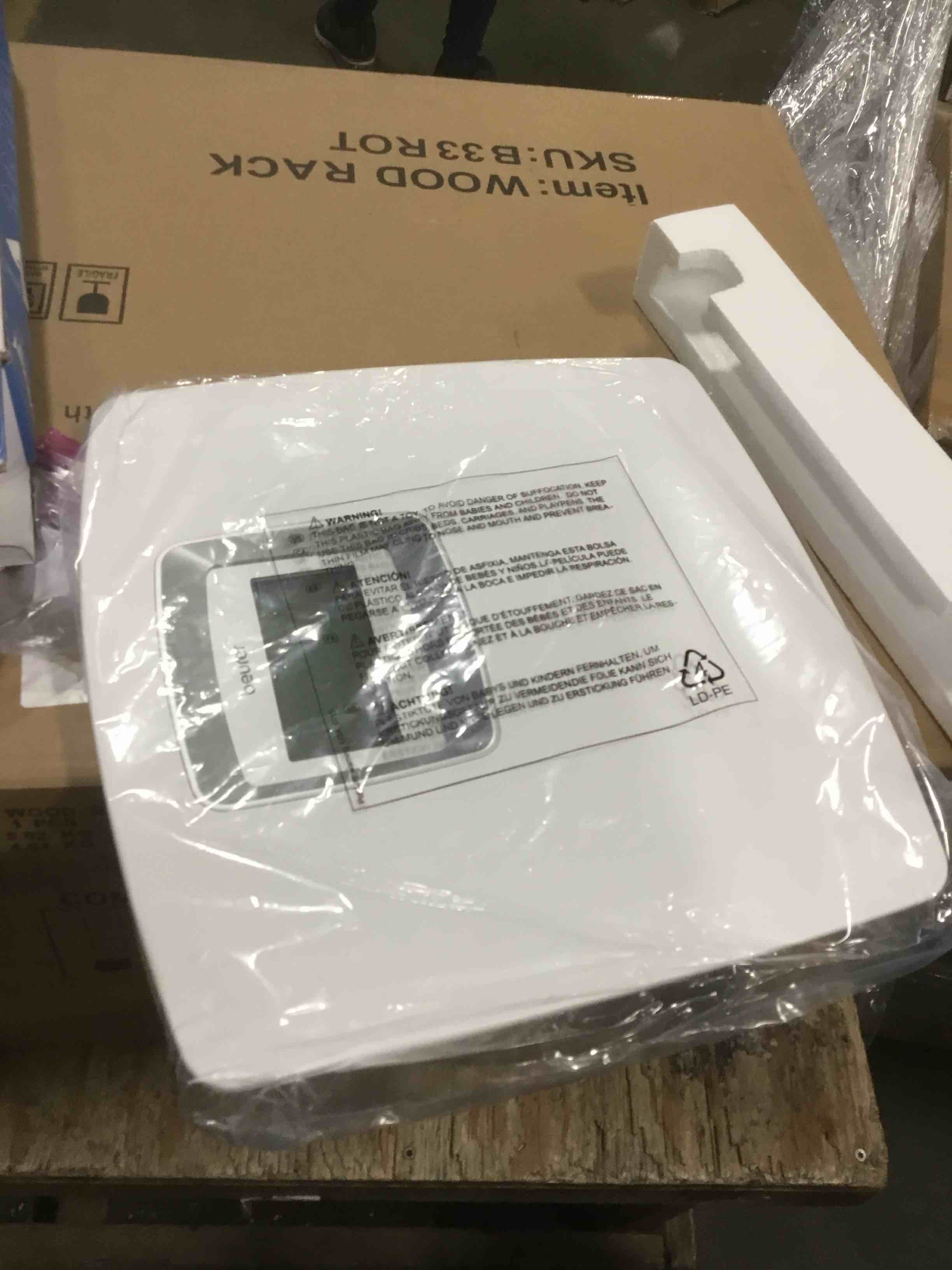 https://s3.amazonaws.com/lotting-images-prod/bidfta/BLU5569330_1703252705178.jpeg