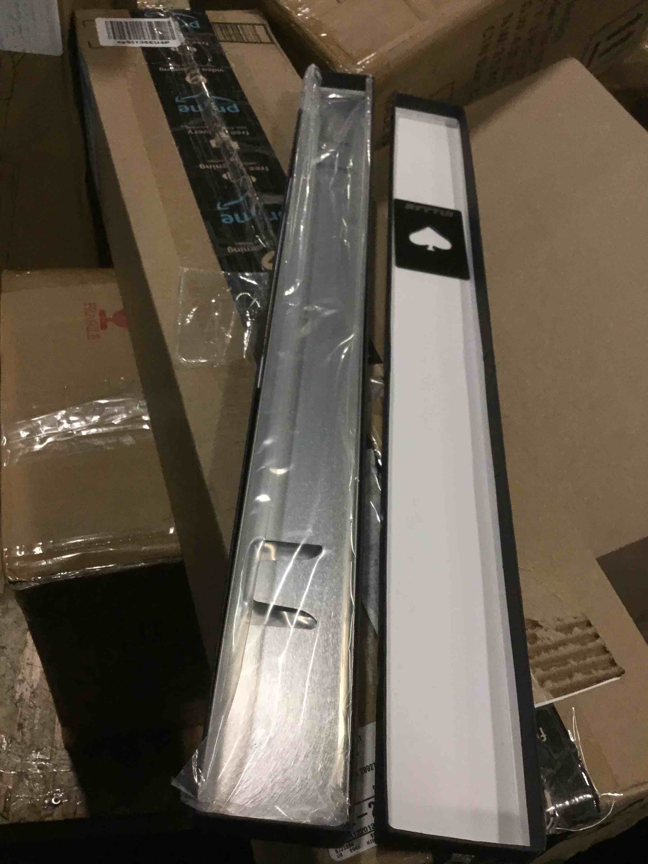 https://s3.amazonaws.com/lotting-images-prod/bidfta/BLU5569533_1703683749388.jpeg