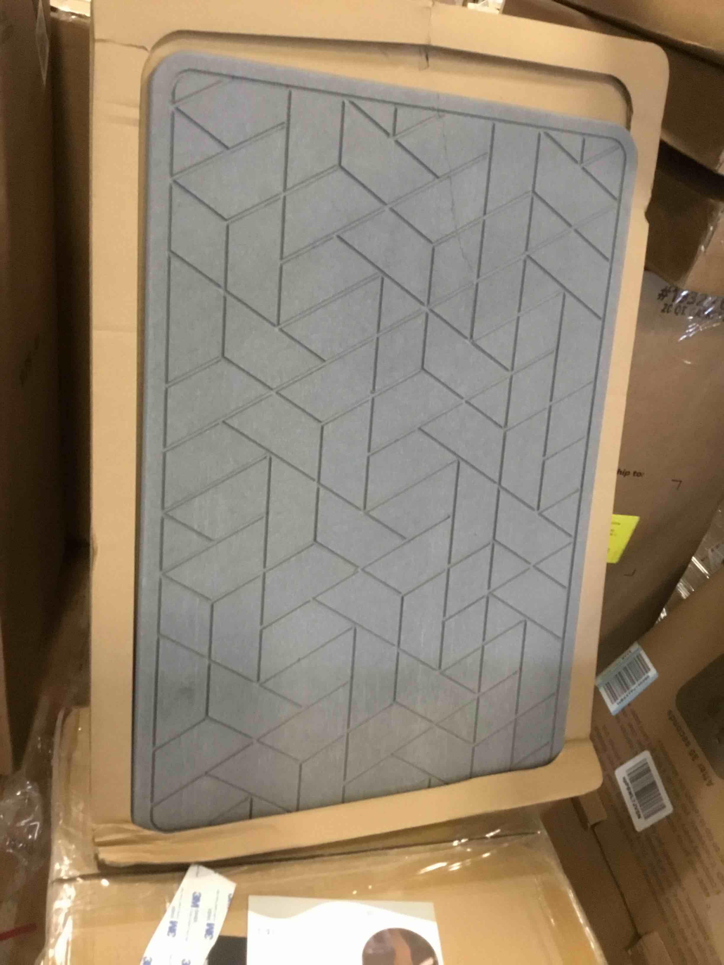 https://s3.amazonaws.com/lotting-images-prod/bidfta/BLU5569605_1703695143279.jpeg