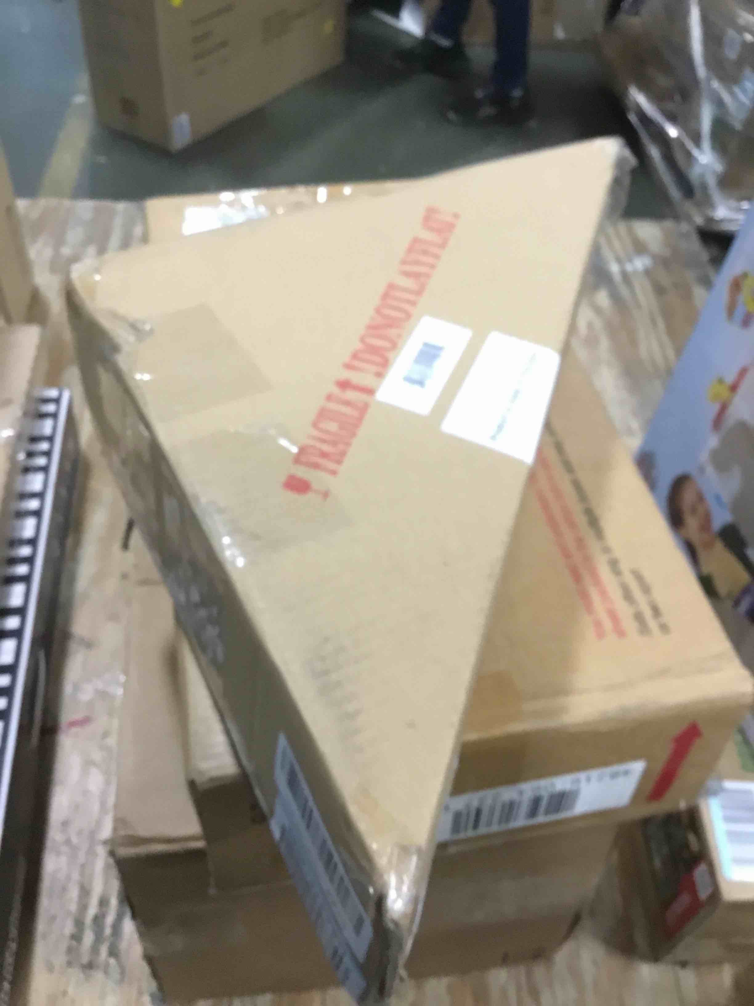 https://s3.amazonaws.com/lotting-images-prod/bidfta/BLU5569912_1703790775283.jpeg