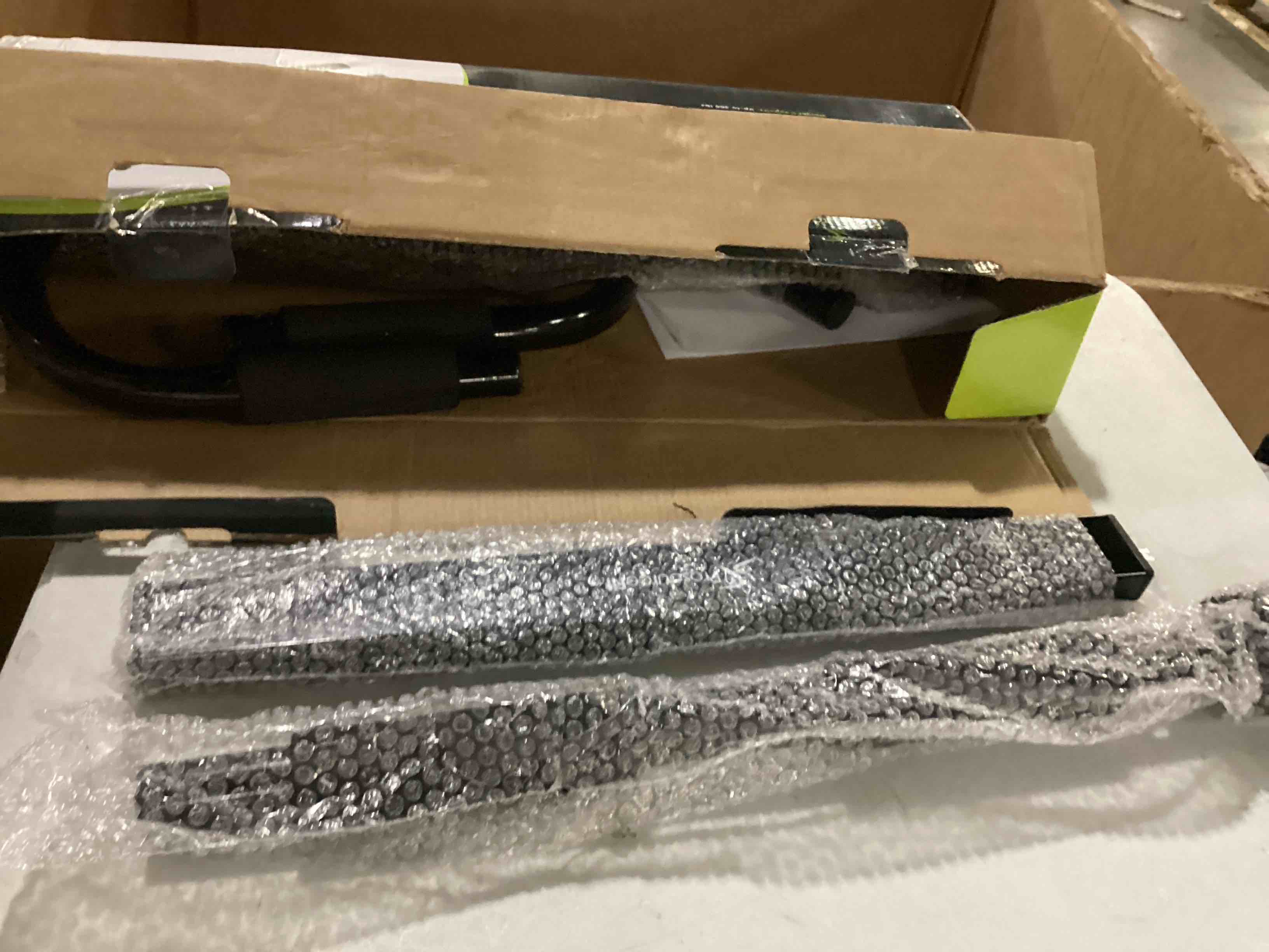 https://s3.amazonaws.com/lotting-images-prod/bidfta/BLU5580441_1726844375325.jpeg