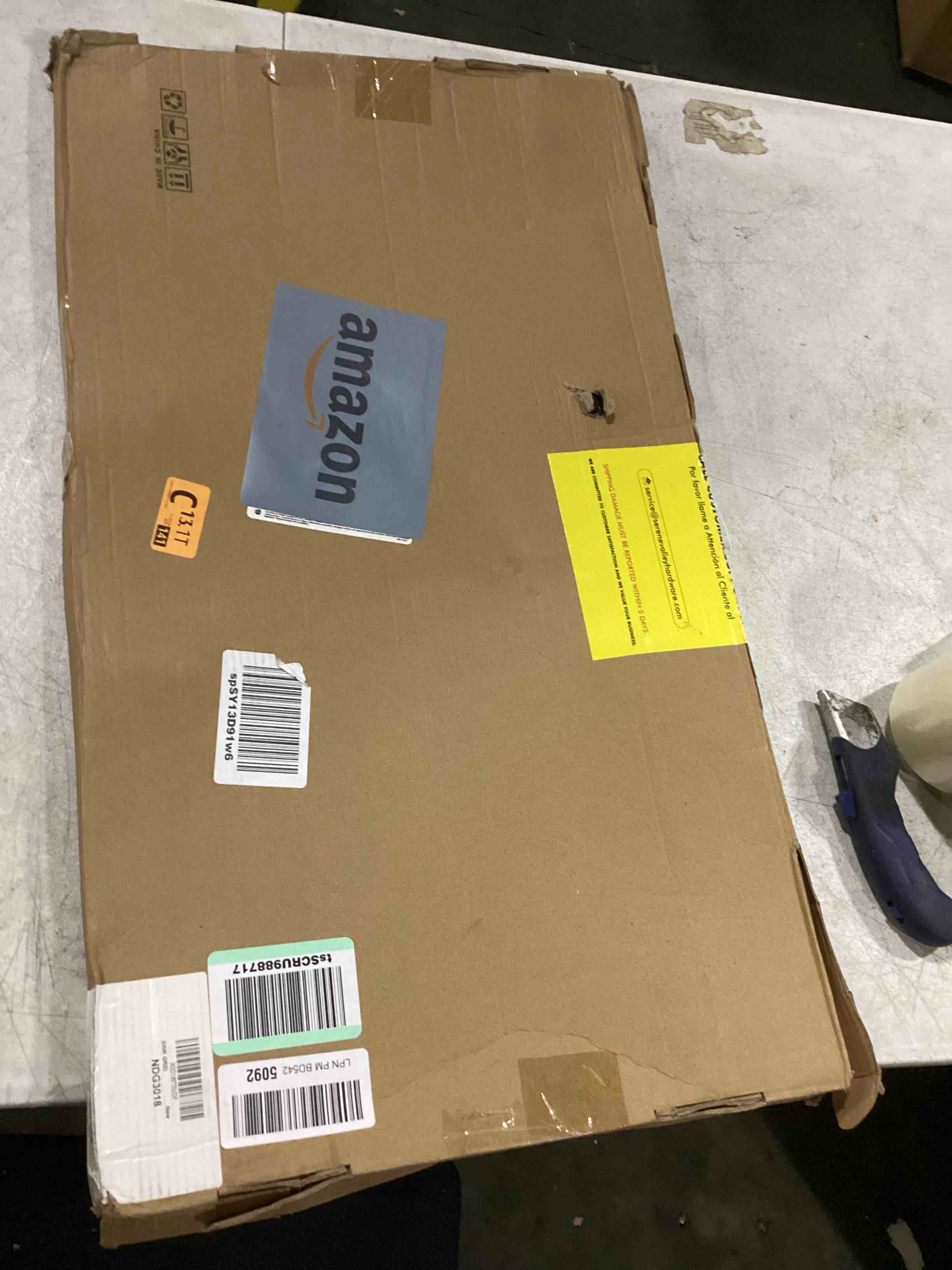 https://s3.amazonaws.com/lotting-images-prod/bidfta/BLU5581167_1727961831087.jpeg