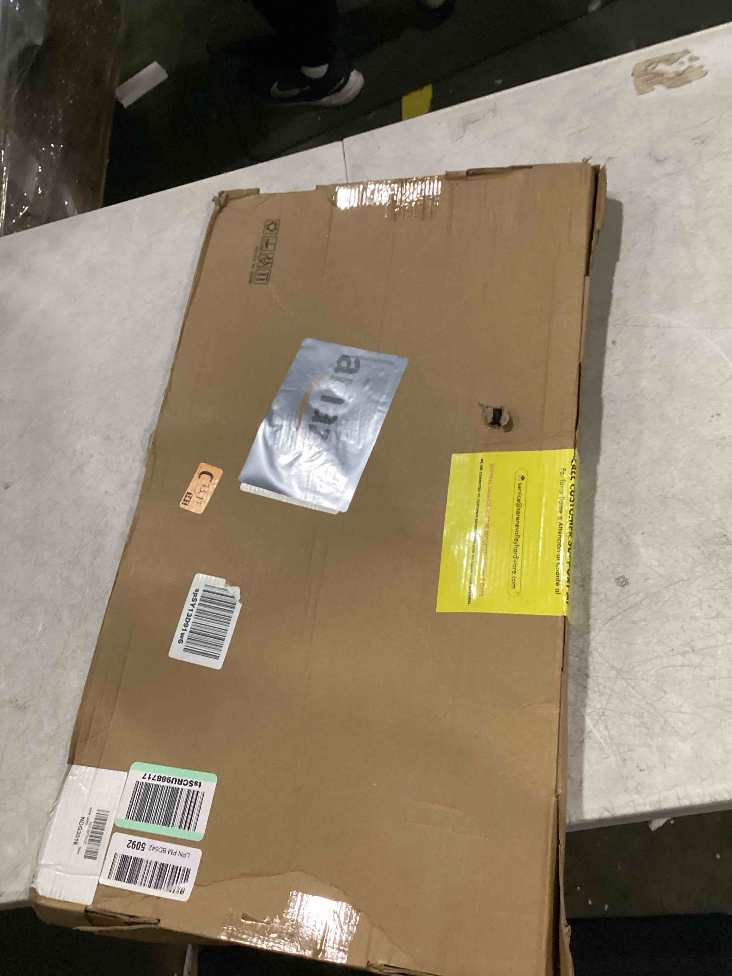 https://s3.amazonaws.com/lotting-images-prod/bidfta/BLU5581167_1727961836082.jpeg