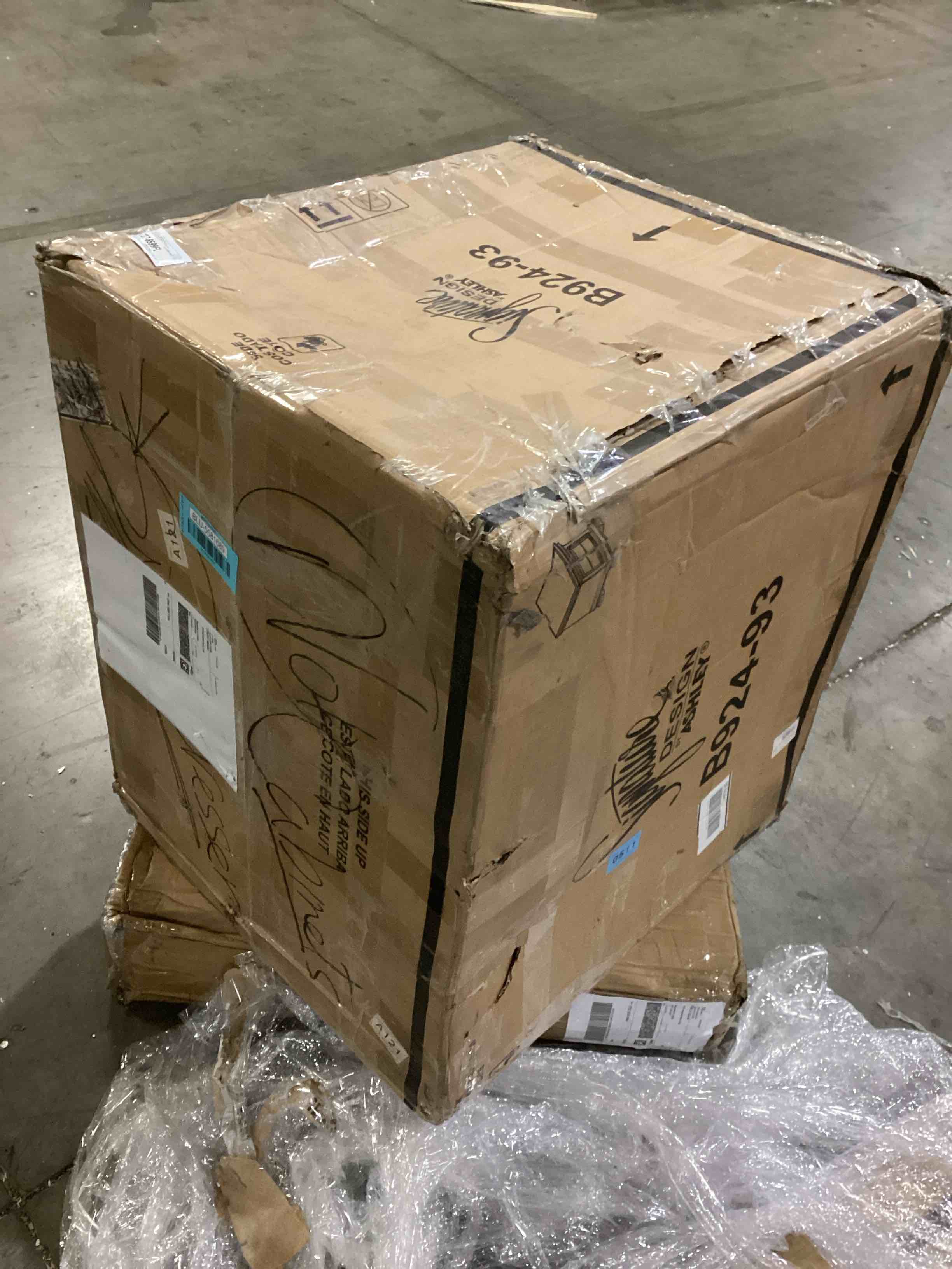 https://s3.amazonaws.com/lotting-images-prod/bidfta/BLU5581689_1728581532760.jpeg