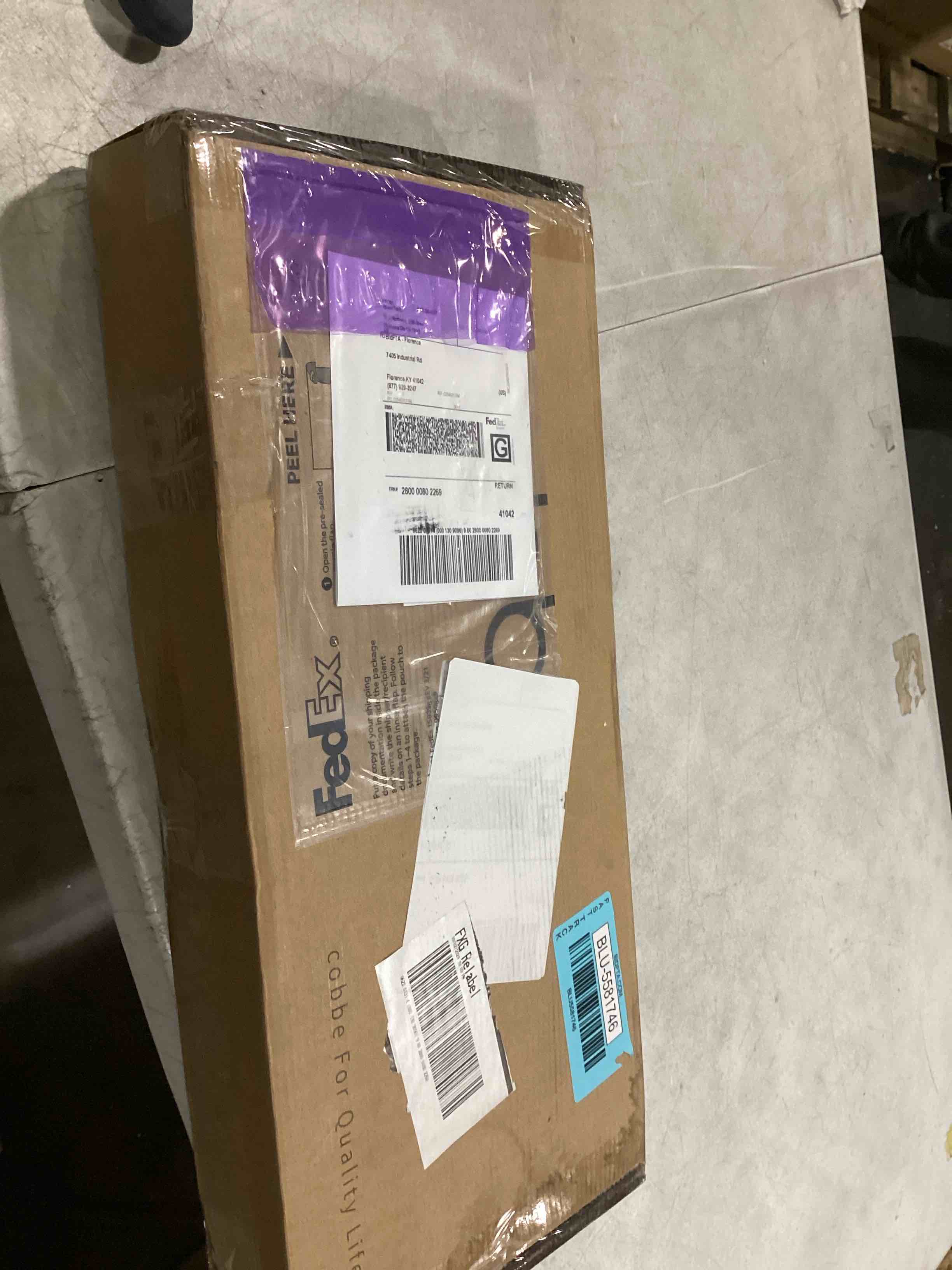 https://s3.amazonaws.com/lotting-images-prod/bidfta/BLU5581746_1728659117982.jpeg
