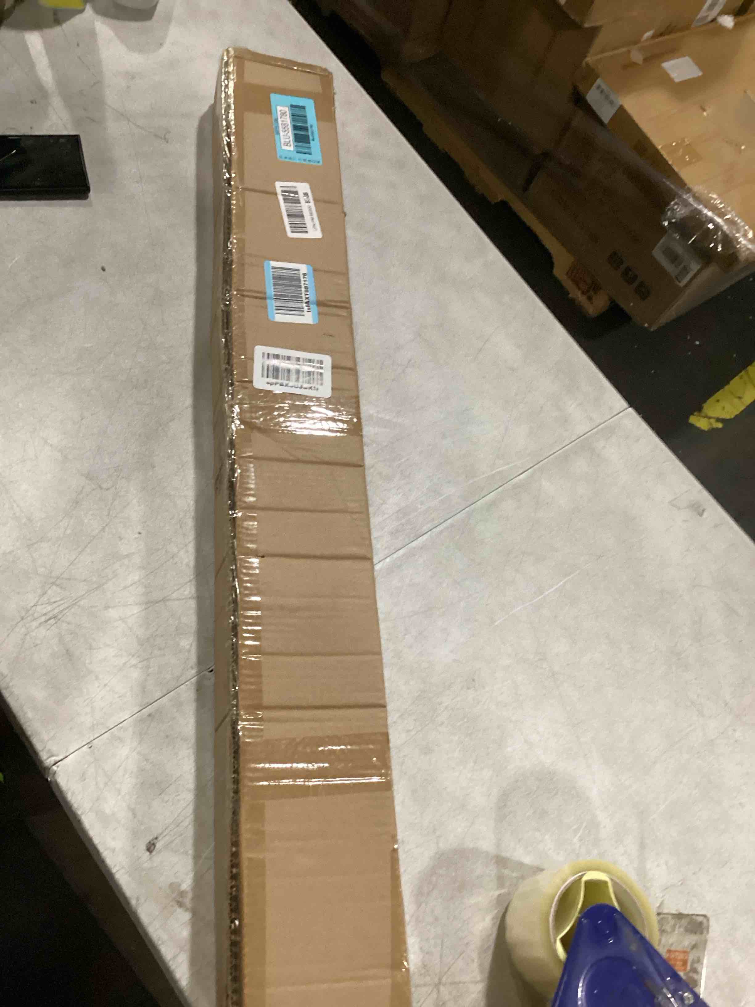 https://s3.amazonaws.com/lotting-images-prod/bidfta/BLU5581780_1728667436688.jpeg