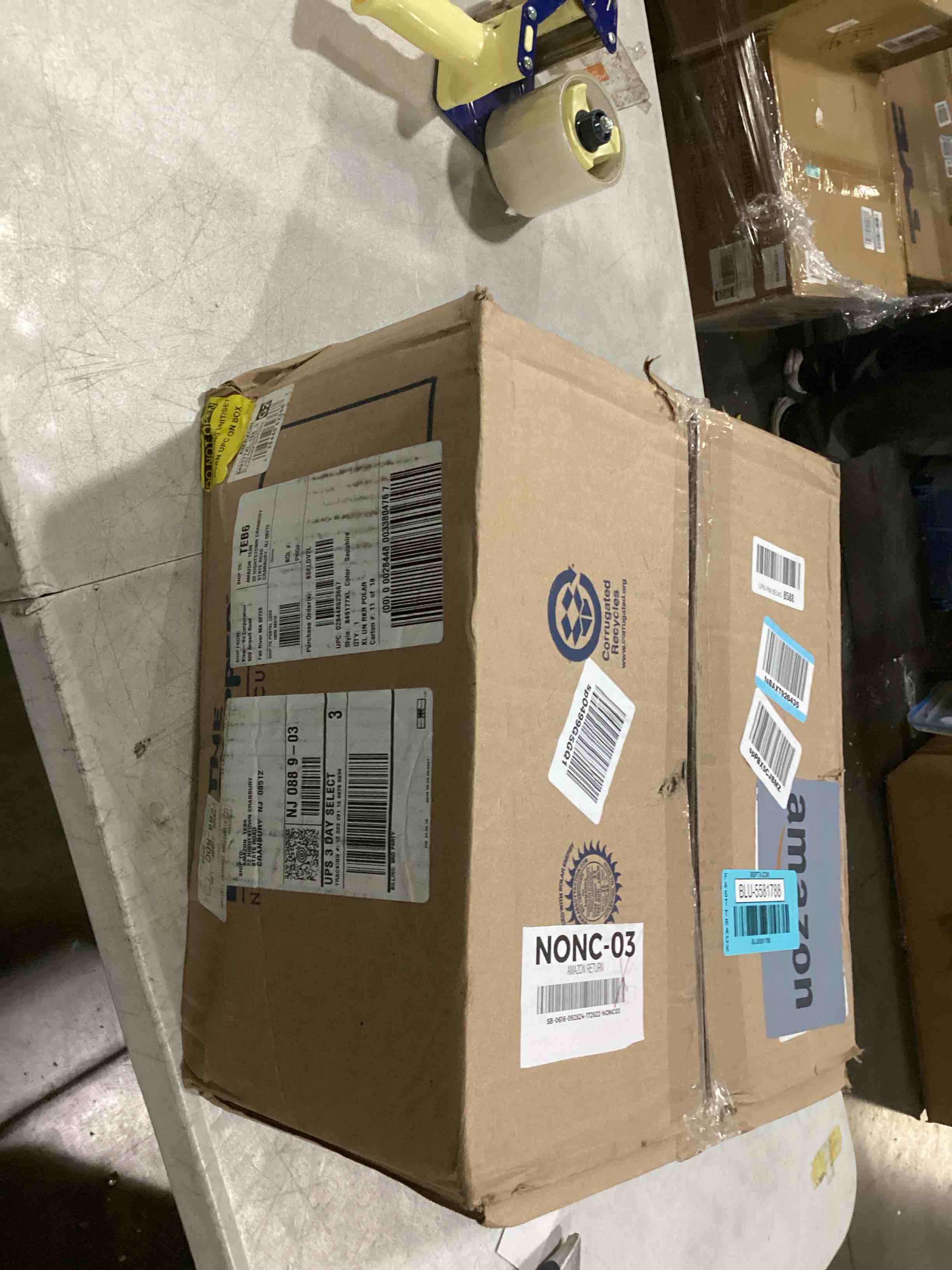 https://s3.amazonaws.com/lotting-images-prod/bidfta/BLU5581788_1728668524016.jpeg