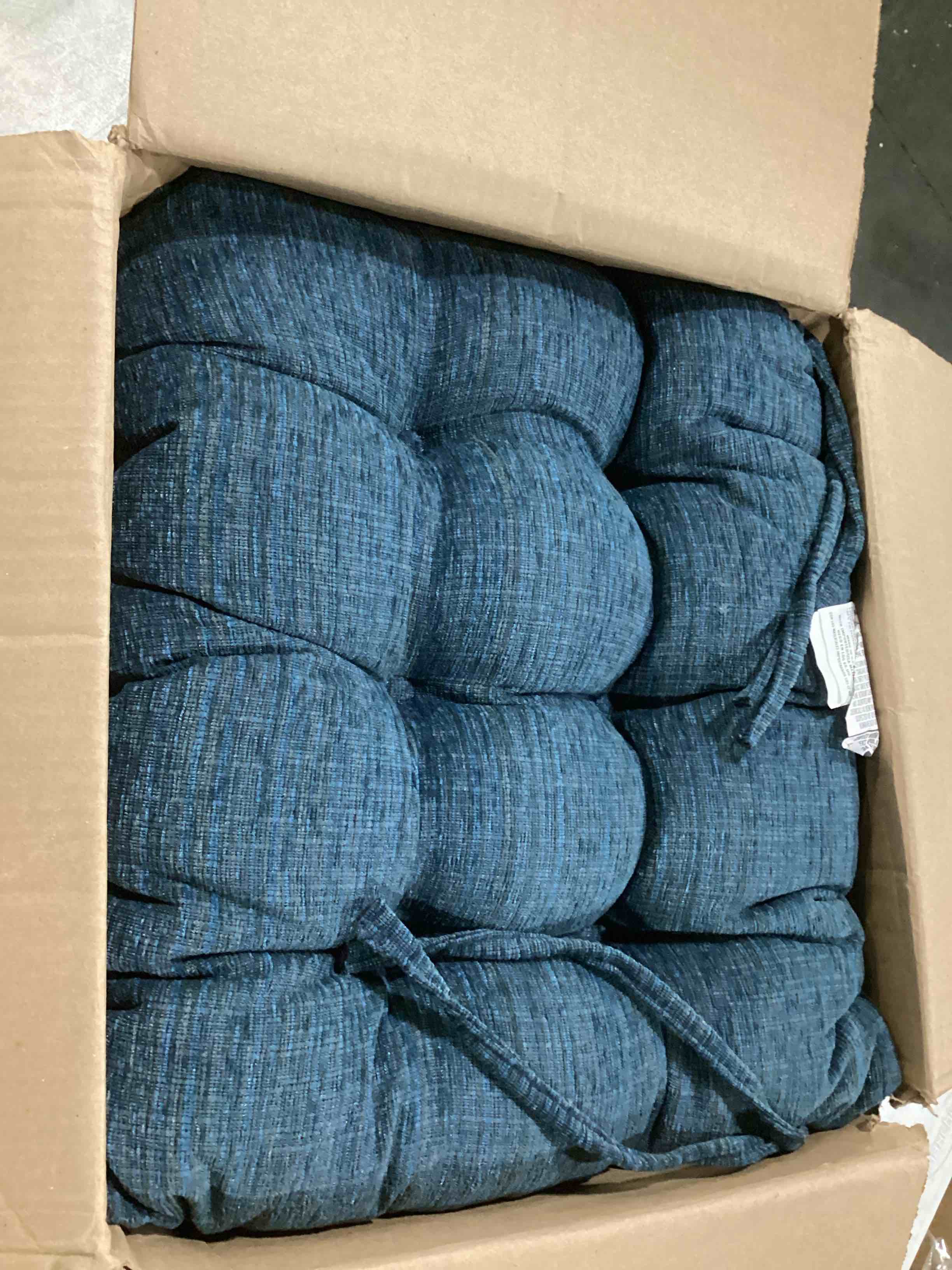 https://s3.amazonaws.com/lotting-images-prod/bidfta/BLU5581788_1728668543122.jpeg