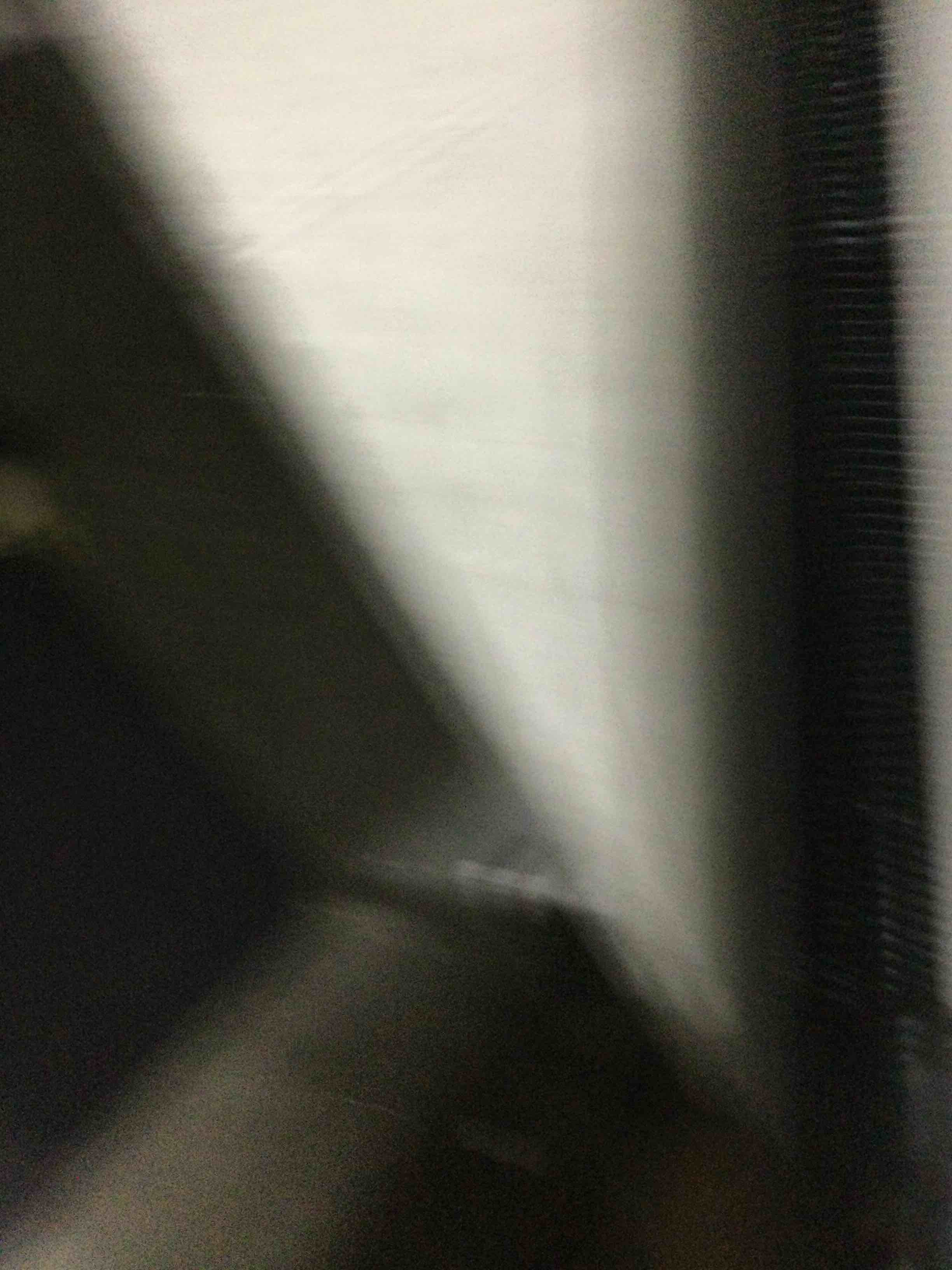 https://s3.amazonaws.com/lotting-images-prod/bidfta/BLU5581828_1728909087411.jpeg