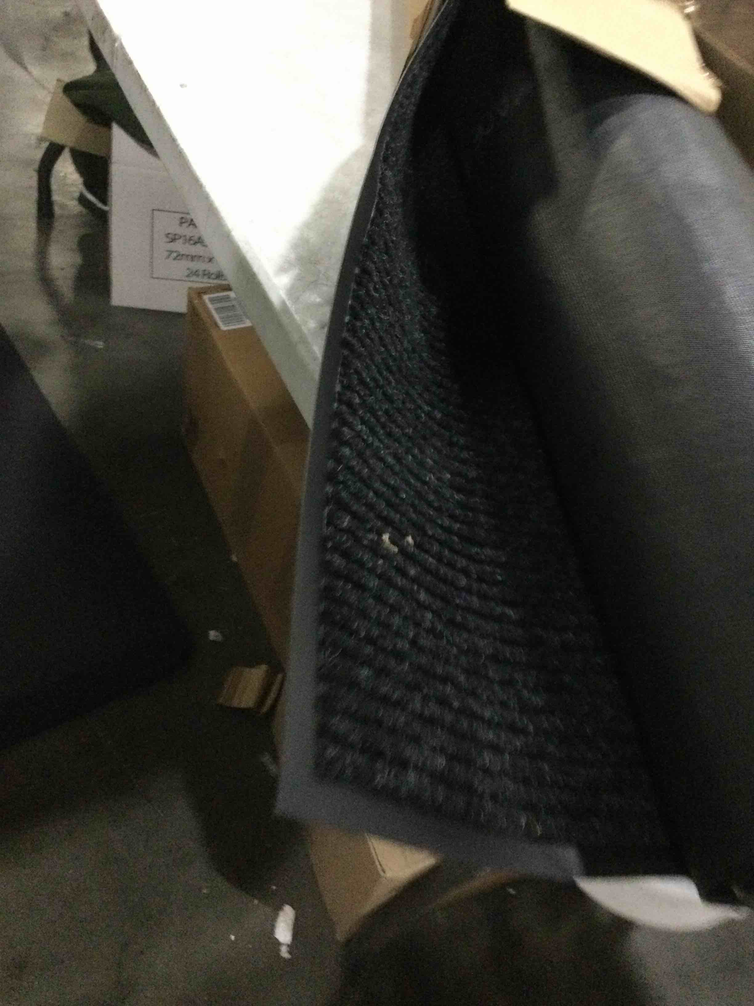https://s3.amazonaws.com/lotting-images-prod/bidfta/BLU5581887_1728921416934.jpeg