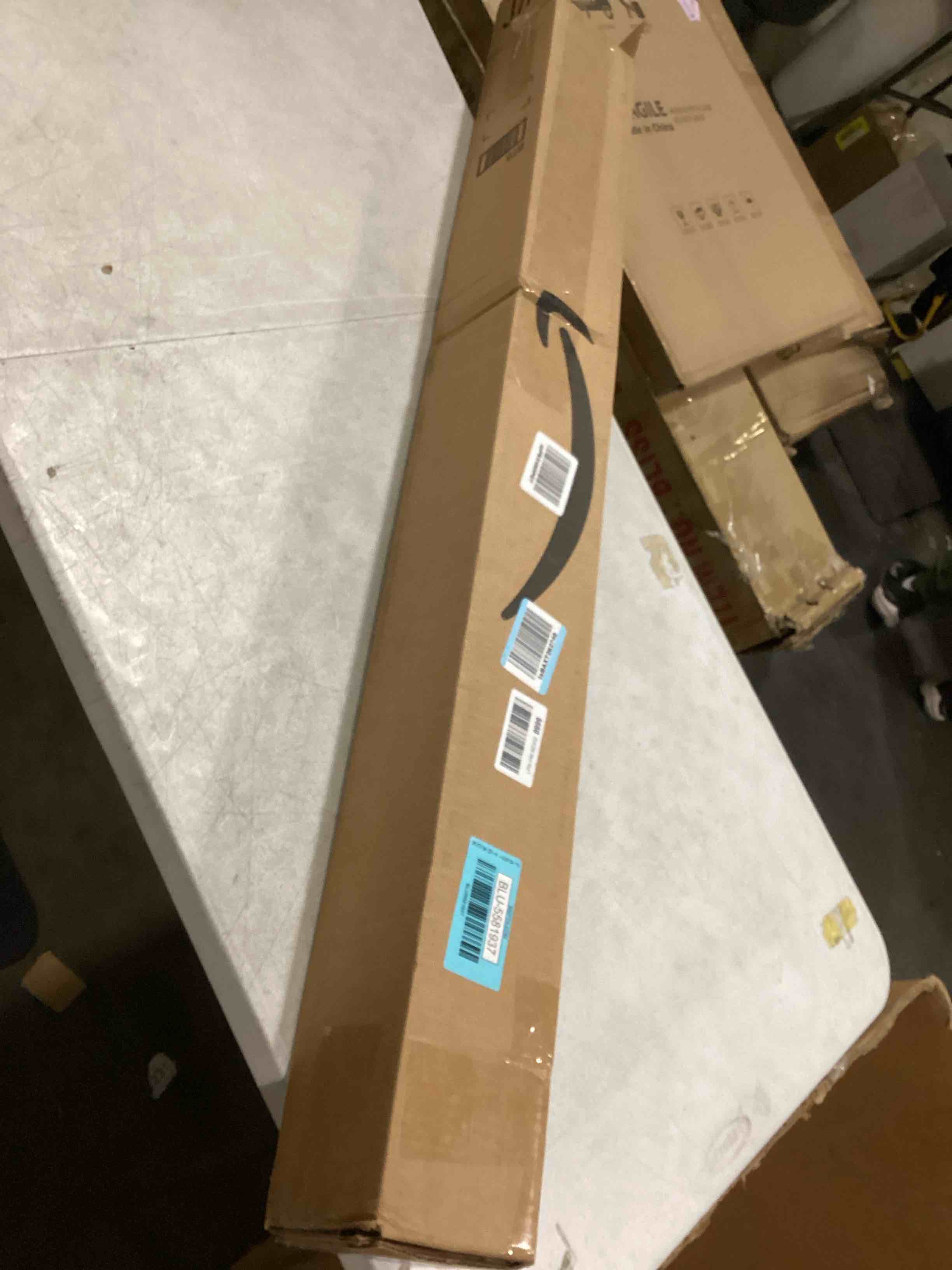 https://s3.amazonaws.com/lotting-images-prod/bidfta/BLU5581937_1728990581270.jpeg