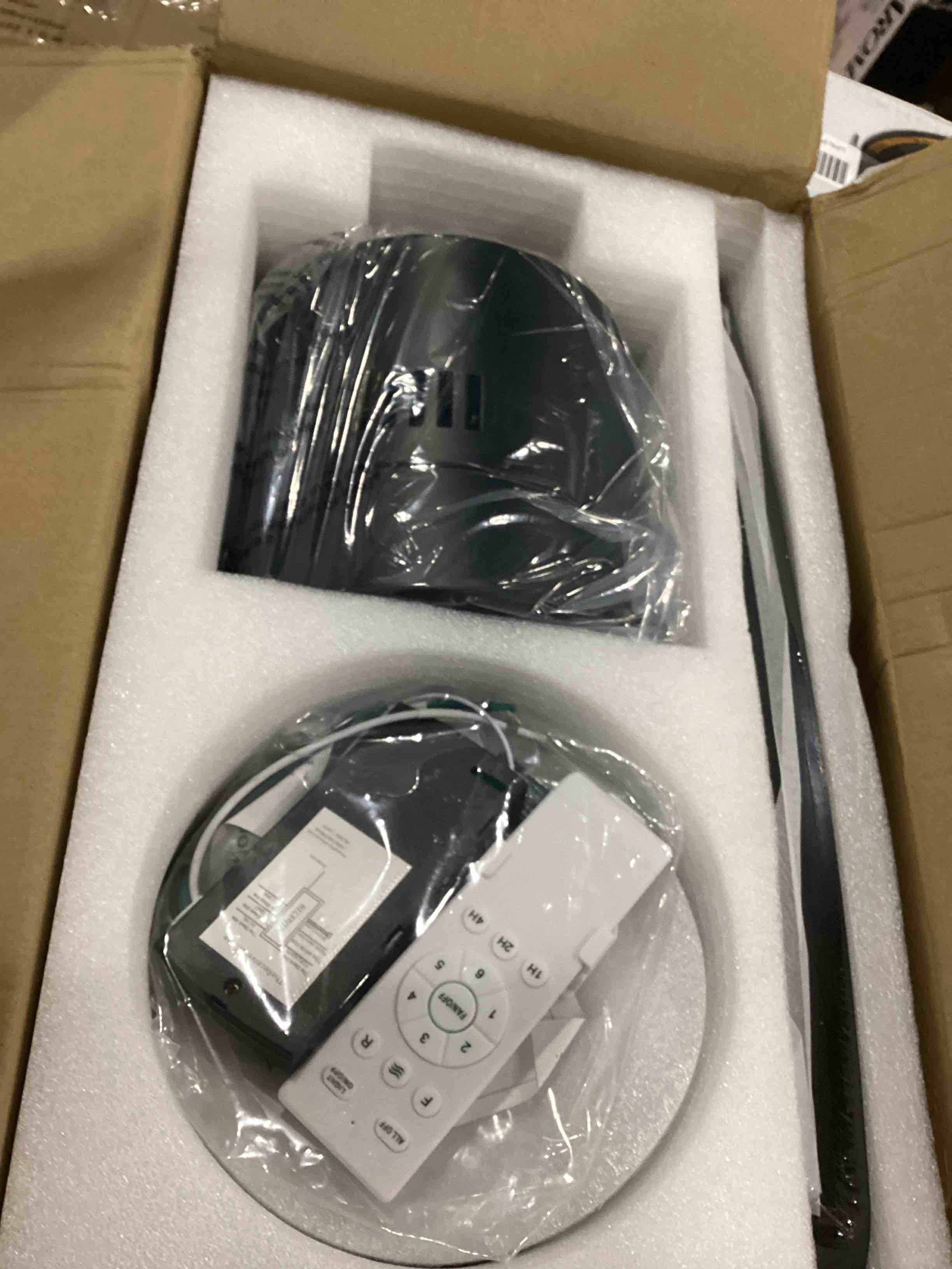 https://s3.amazonaws.com/lotting-images-prod/bidfta/BLU5582113_1727461949344.jpeg