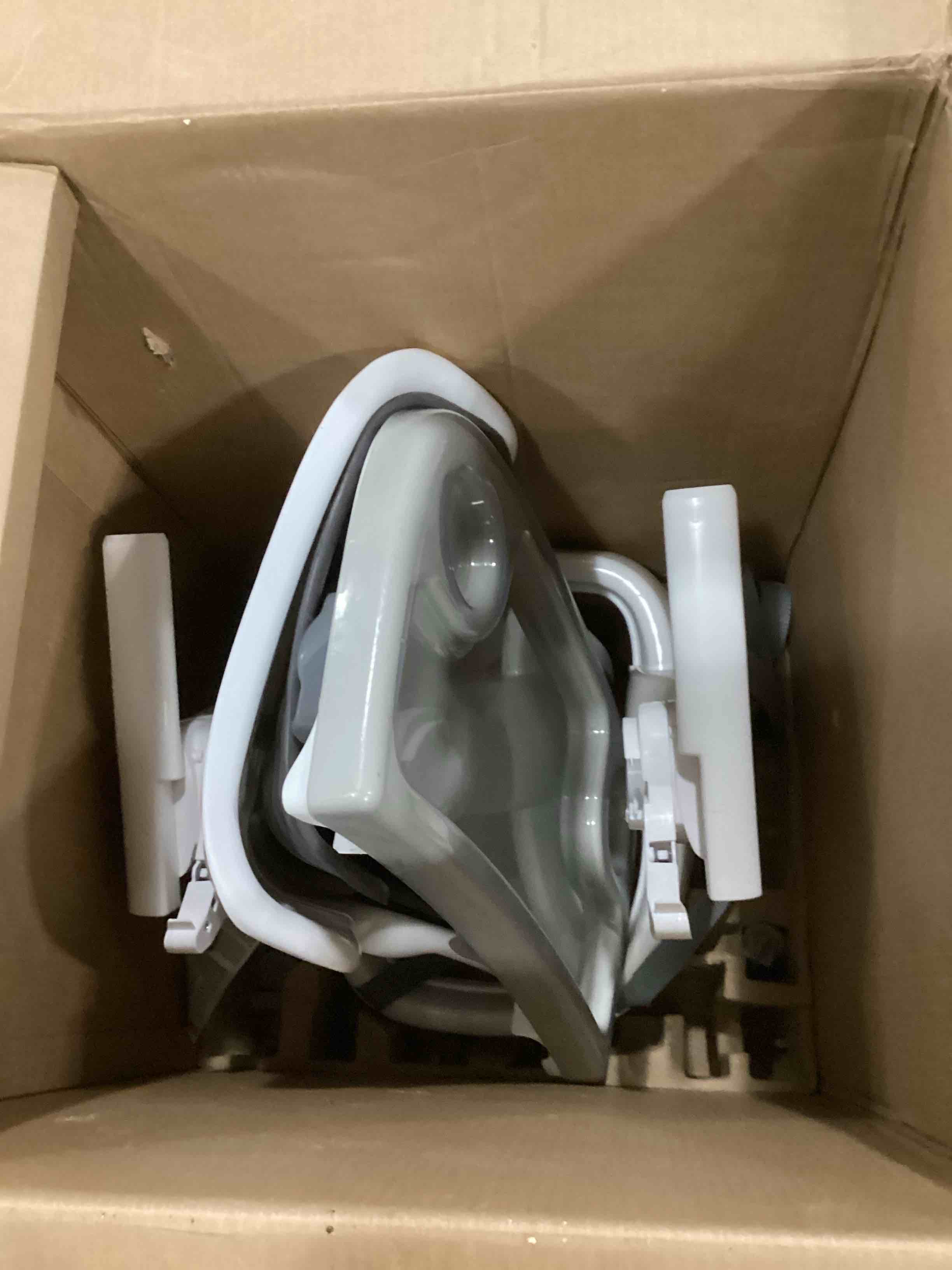 https://s3.amazonaws.com/lotting-images-prod/bidfta/BLU5582782_1727960468848.jpeg
