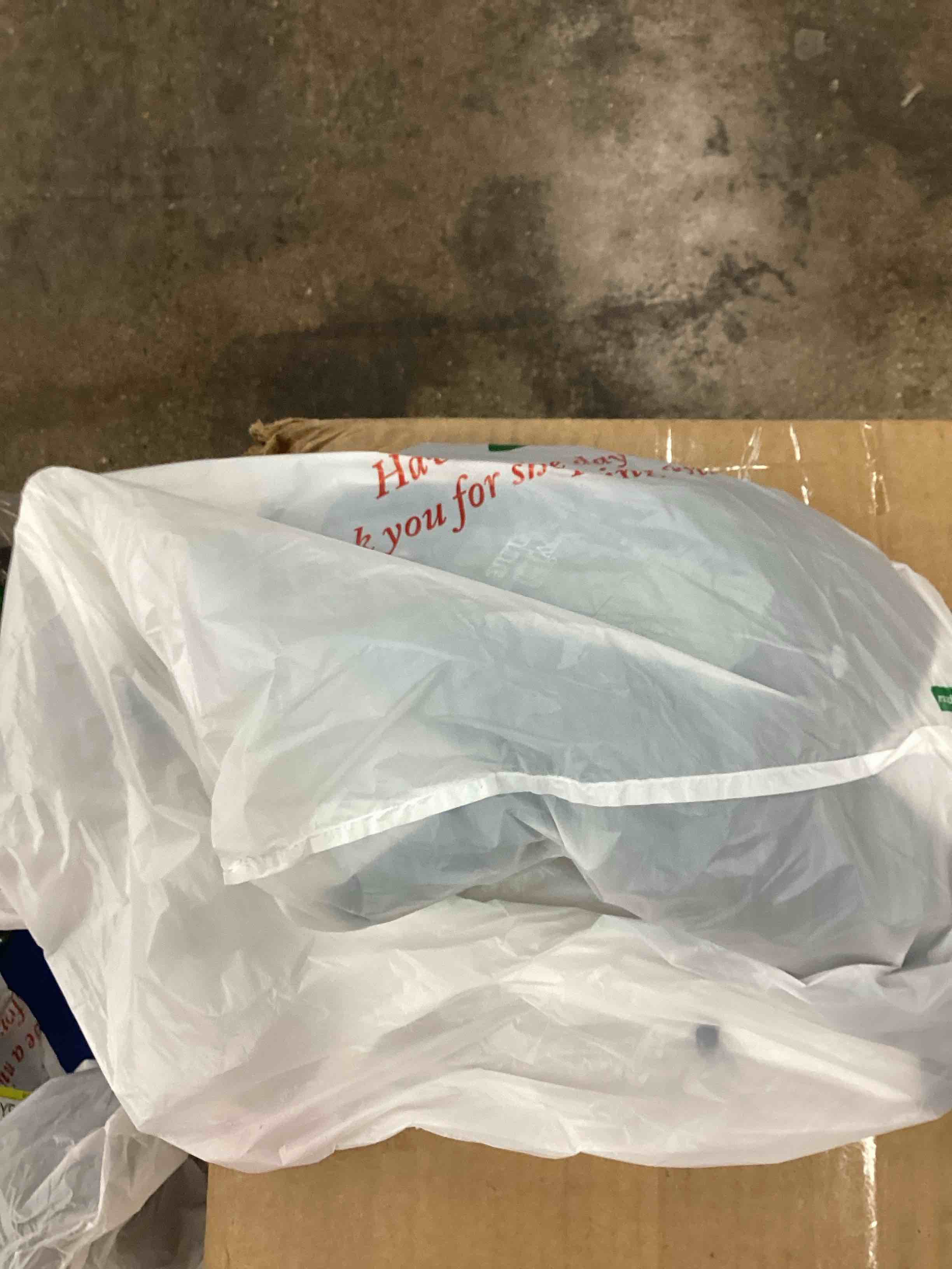 https://s3.amazonaws.com/lotting-images-prod/bidfta/BLU5585672_1723816394617.jpeg