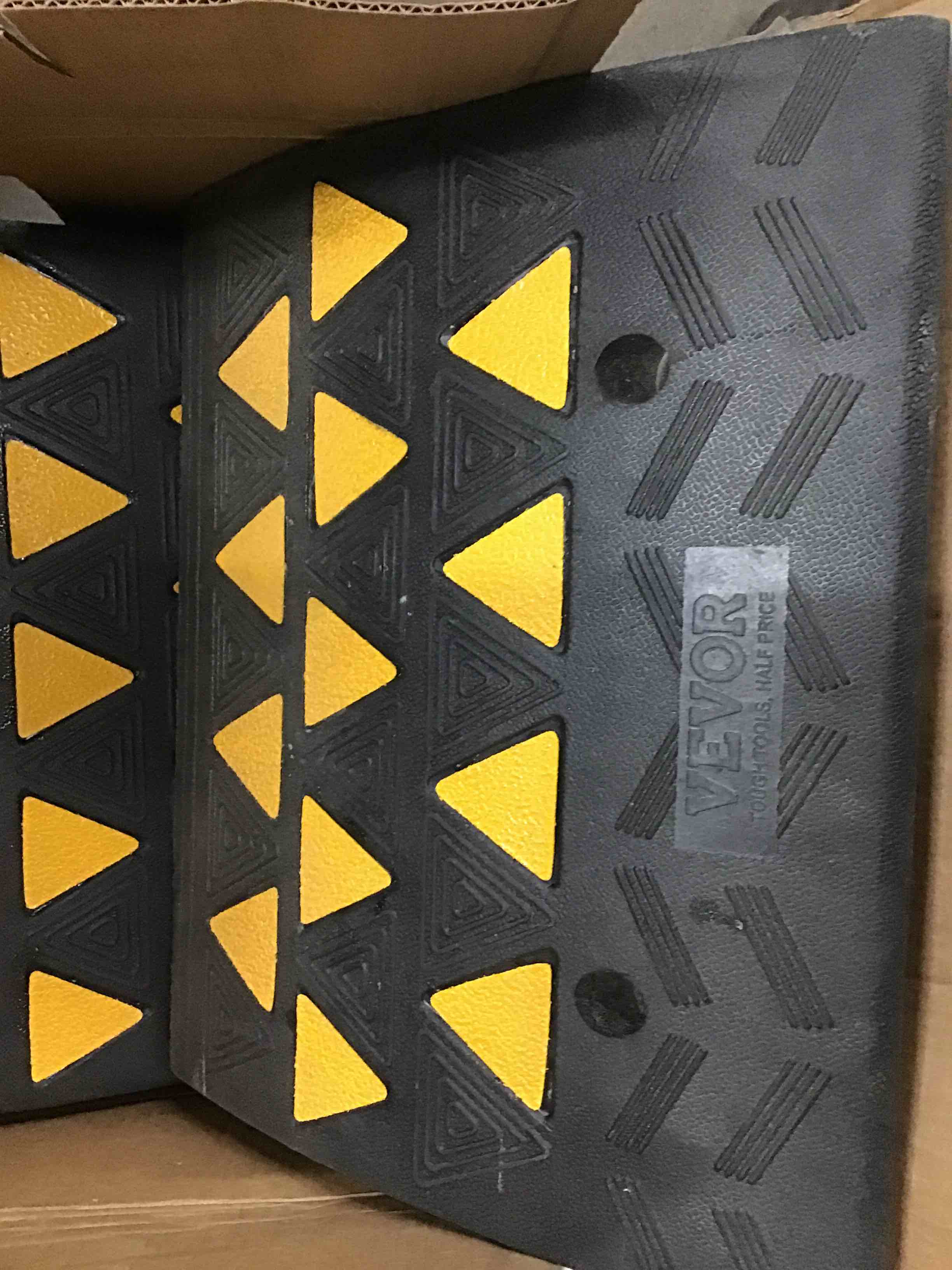 VEVOR Rubber Speed Bump, 2 Pack 2 Channel Speed Bump 