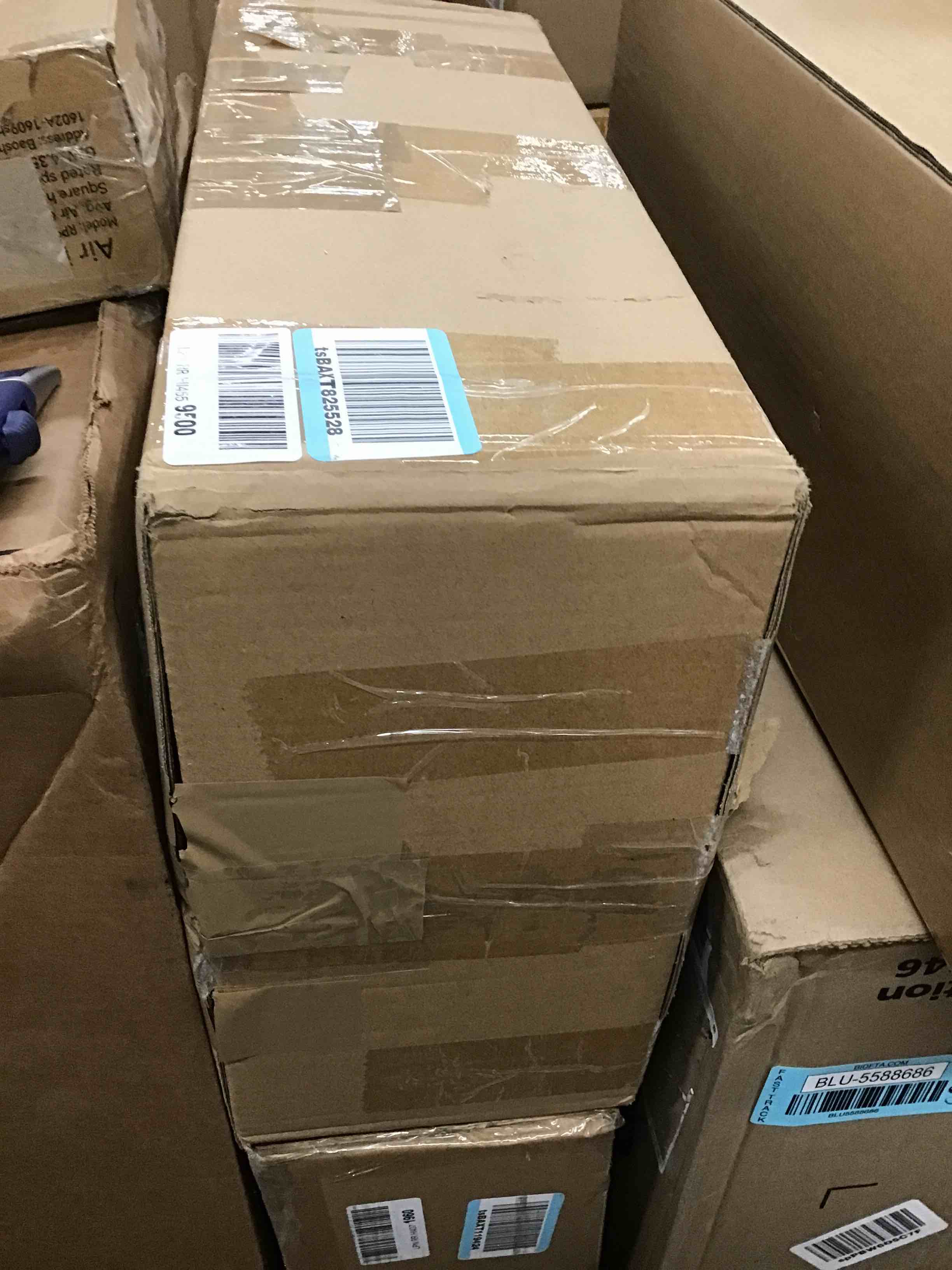 https://s3.amazonaws.com/lotting-images-prod/bidfta/BLU5588689_1707492602138.jpeg