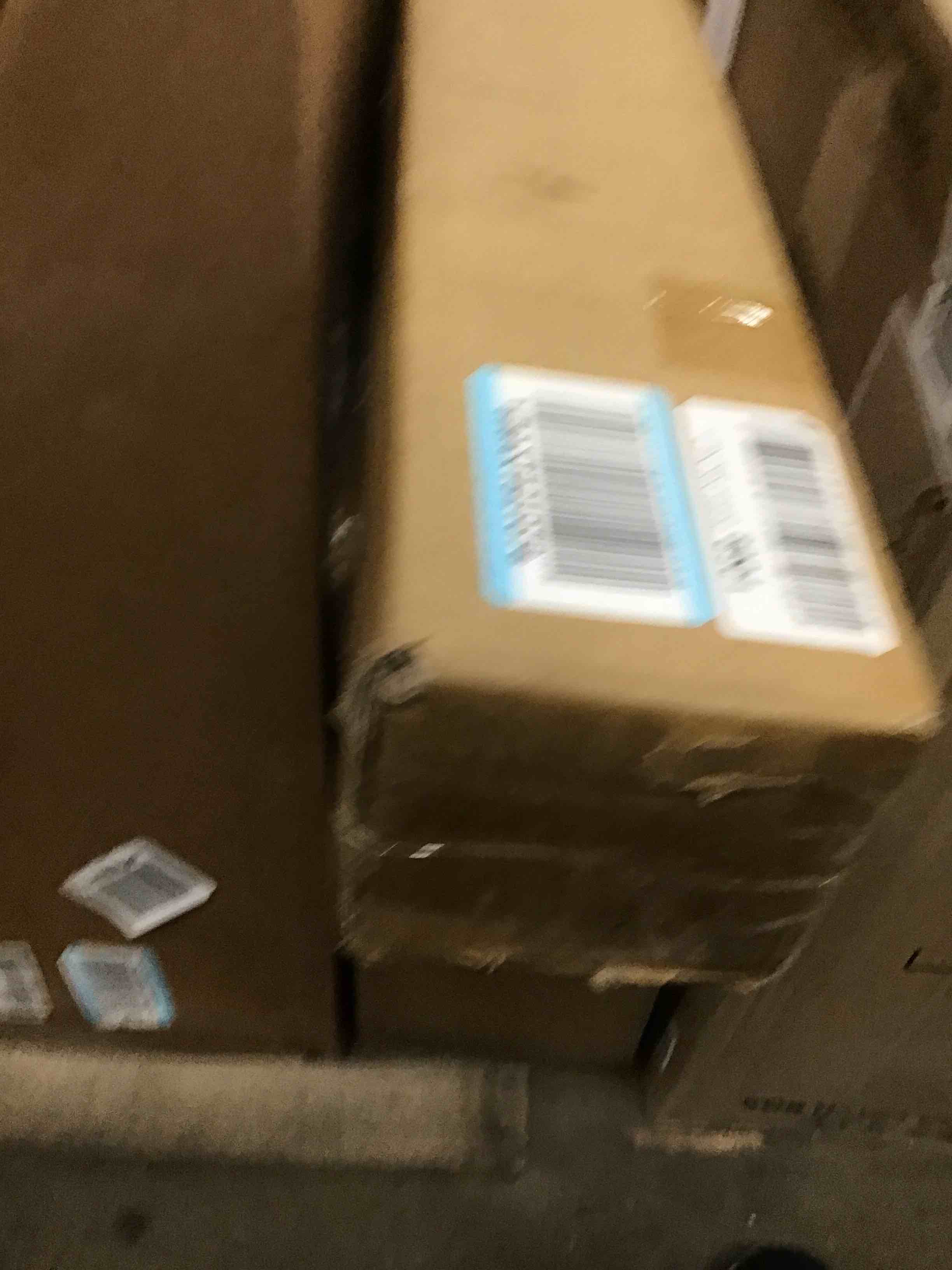 https://s3.amazonaws.com/lotting-images-prod/bidfta/BLU5588690_1707492657832.jpeg