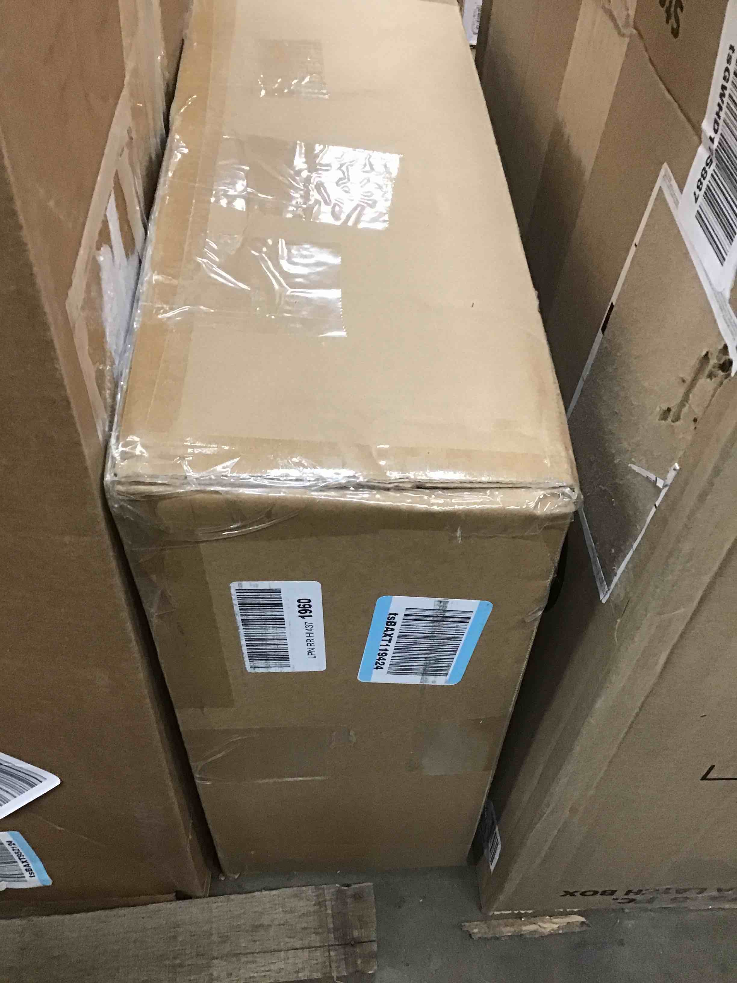 https://s3.amazonaws.com/lotting-images-prod/bidfta/BLU5588691_1707492700246.jpeg