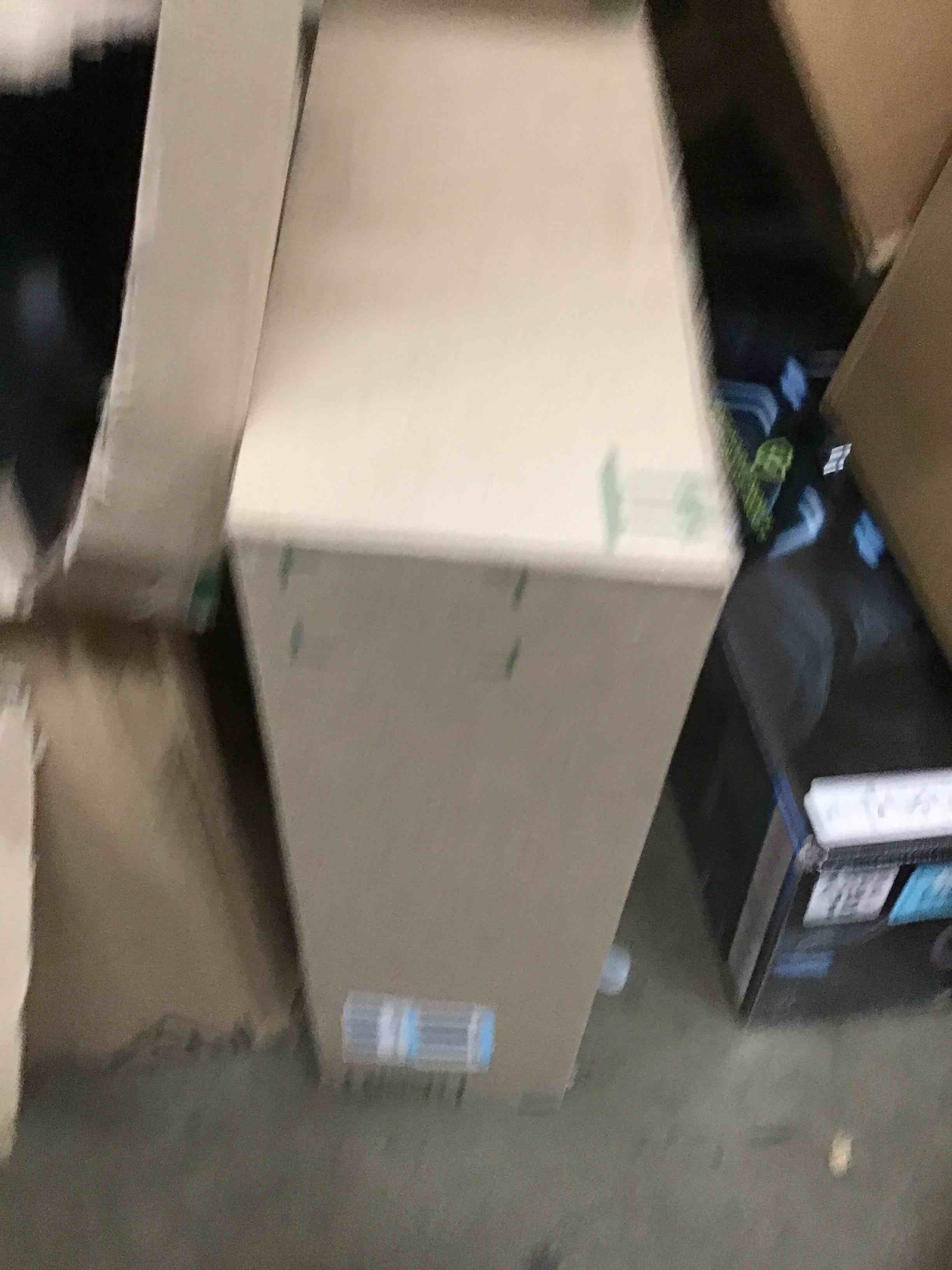 https://s3.amazonaws.com/lotting-images-prod/bidfta/BLU5588696_1707494196691.jpeg
