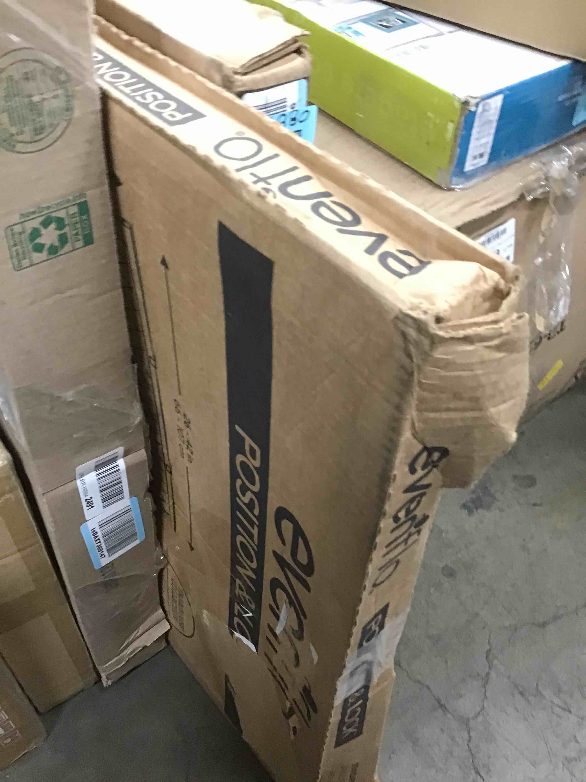 https://s3.amazonaws.com/lotting-images-prod/bidfta/BLU5588708_1707495397765.jpeg