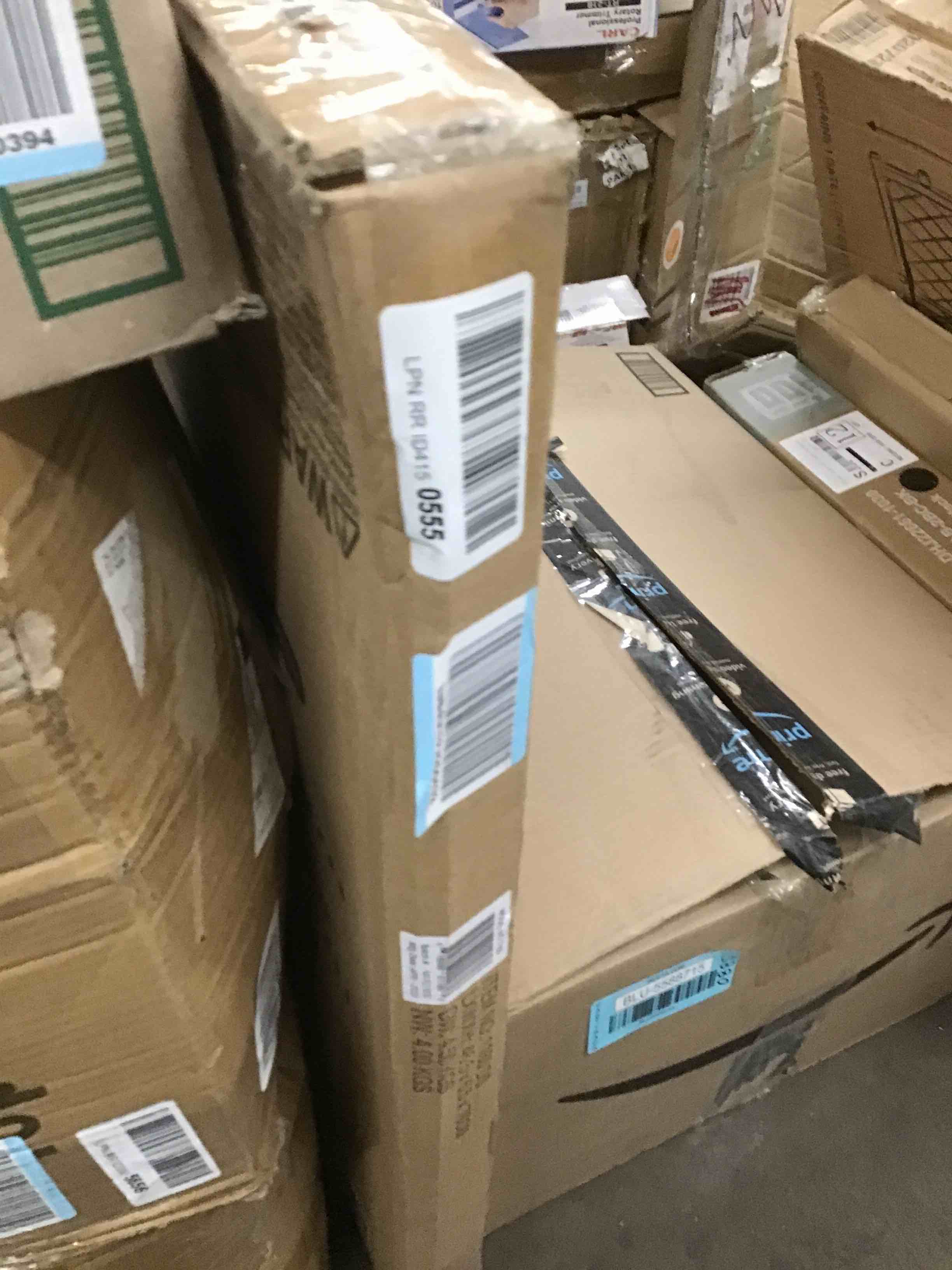 https://s3.amazonaws.com/lotting-images-prod/bidfta/BLU5588716_1707497078921.jpeg