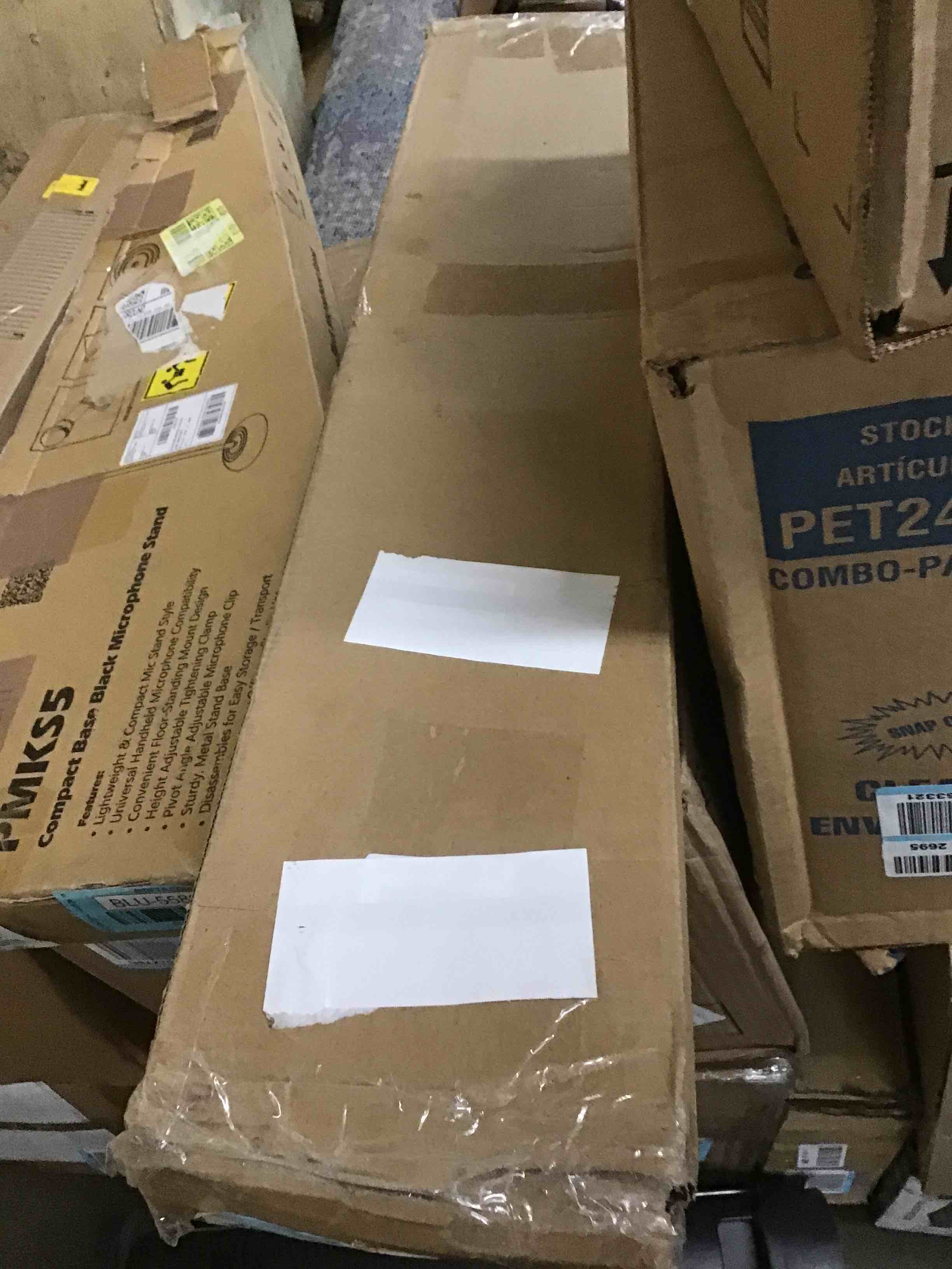 https://s3.amazonaws.com/lotting-images-prod/bidfta/BLU5589022_1708114693871.jpeg