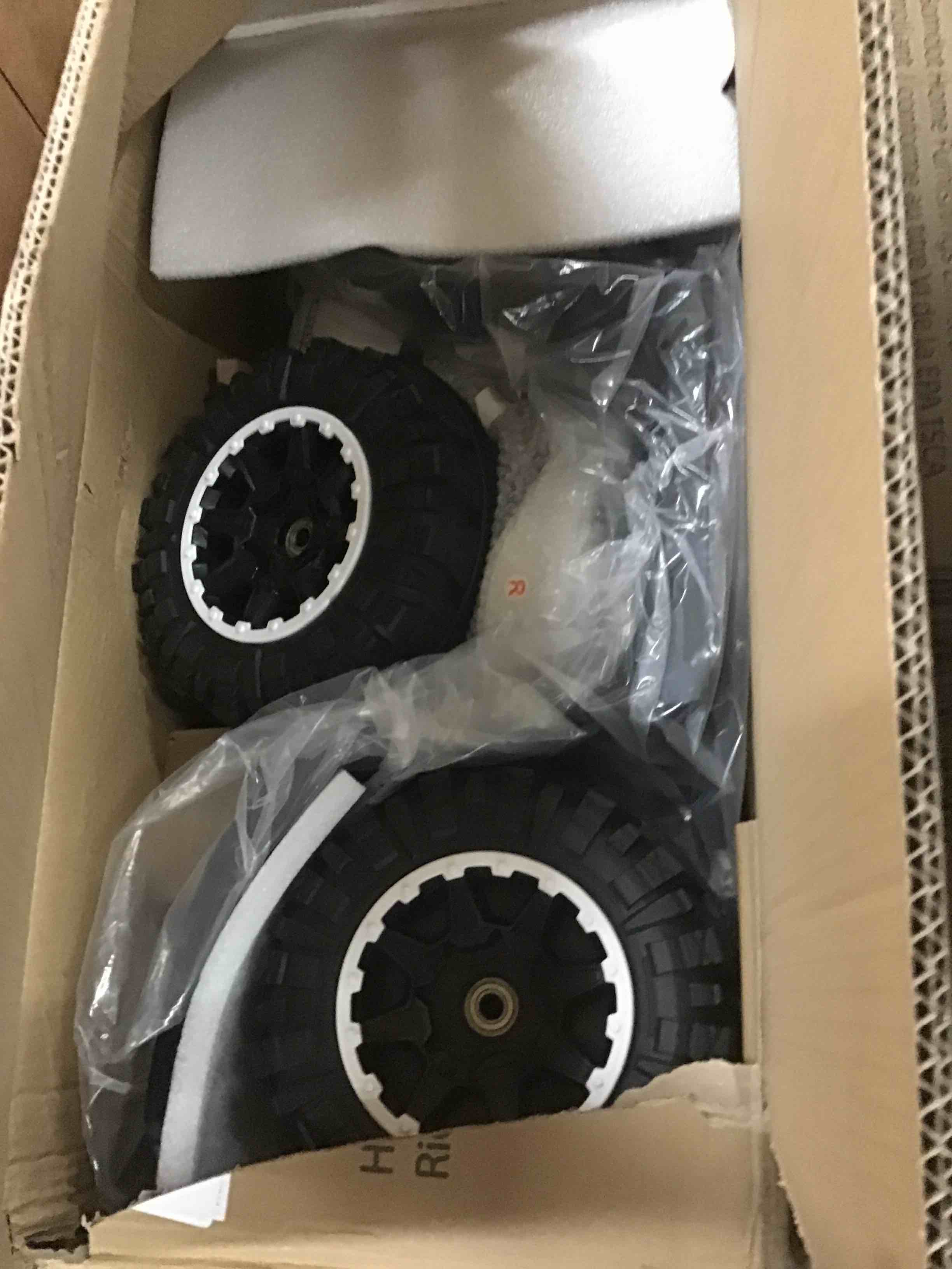 https://s3.amazonaws.com/lotting-images-prod/bidfta/BLU5589075_1708350305487.jpeg