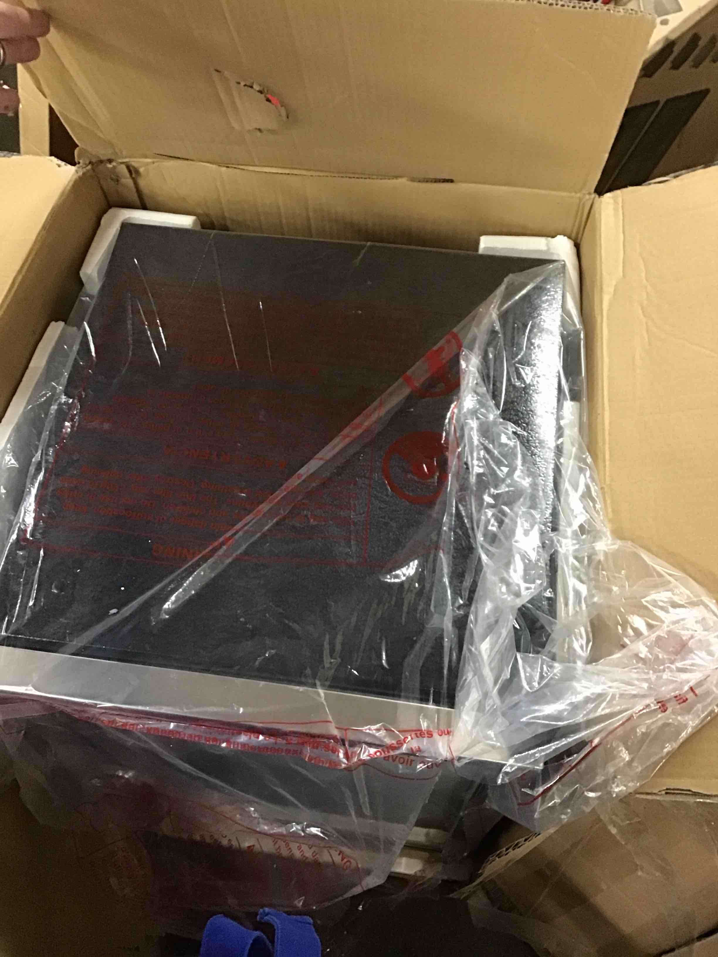 https://s3.amazonaws.com/lotting-images-prod/bidfta/BLU5589168_1709062218925.jpeg