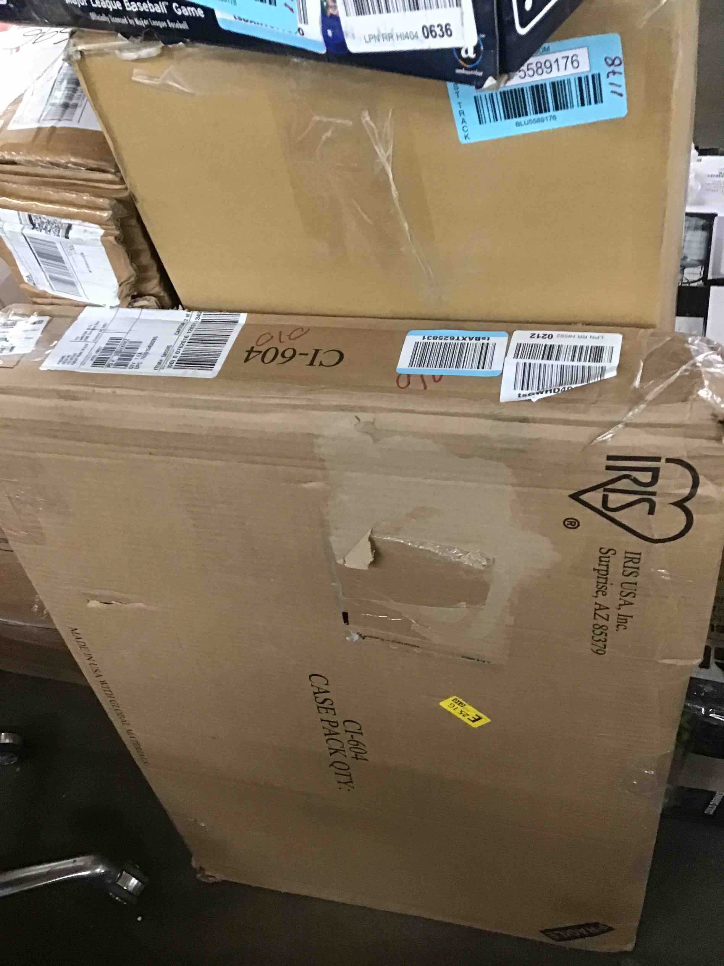 https://s3.amazonaws.com/lotting-images-prod/bidfta/BLU5589179_1708712062938.jpeg