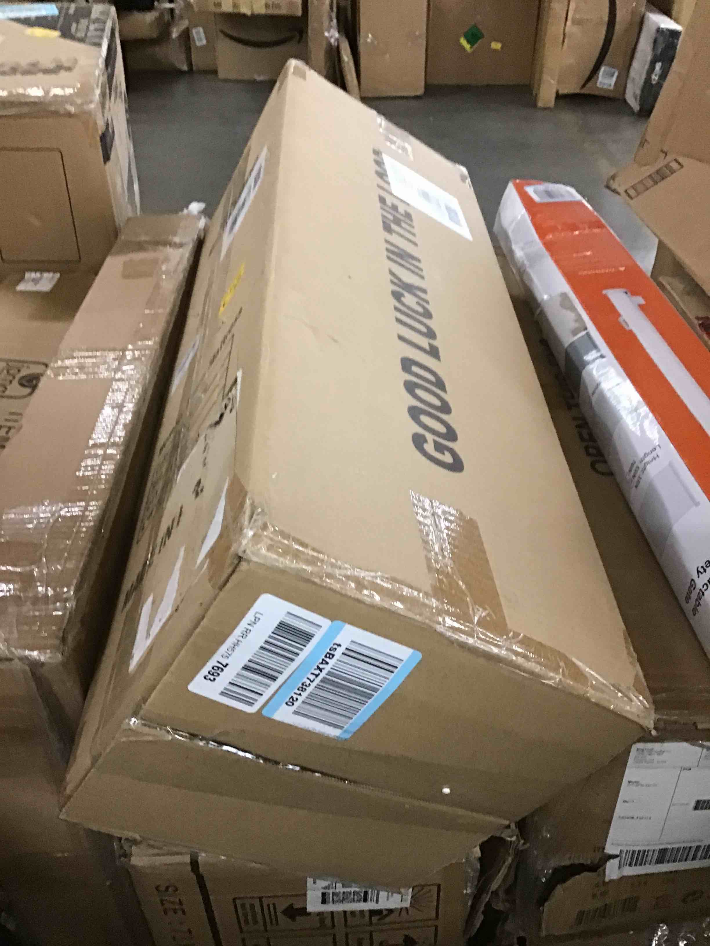 https://s3.amazonaws.com/lotting-images-prod/bidfta/BLU5589184_1708712920595.jpeg