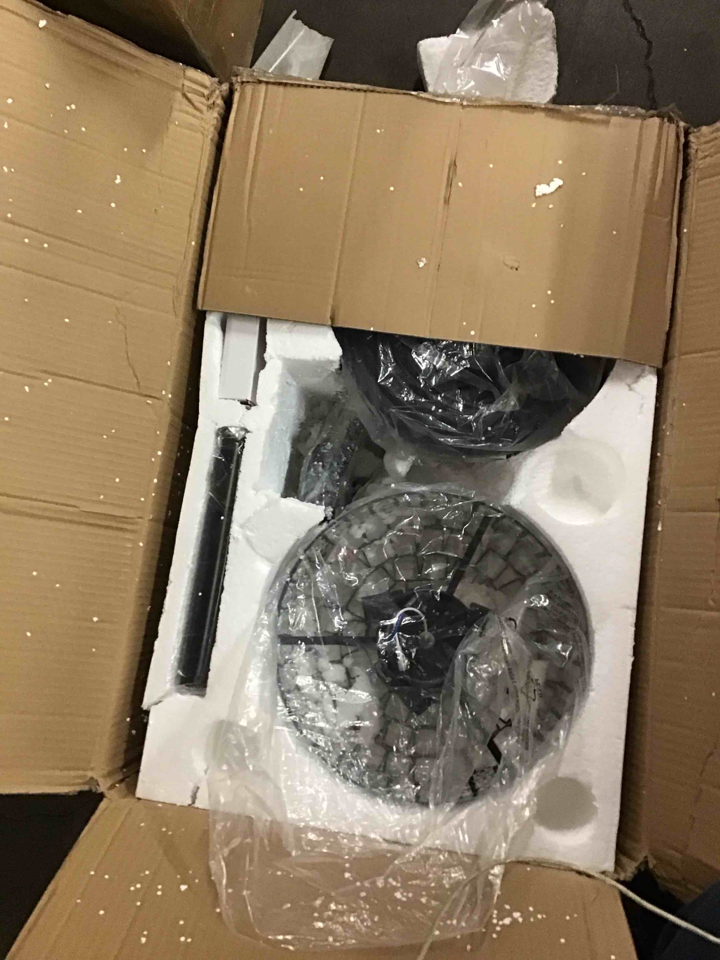 https://s3.amazonaws.com/lotting-images-prod/bidfta/BLU5589186_1709062868927.jpeg