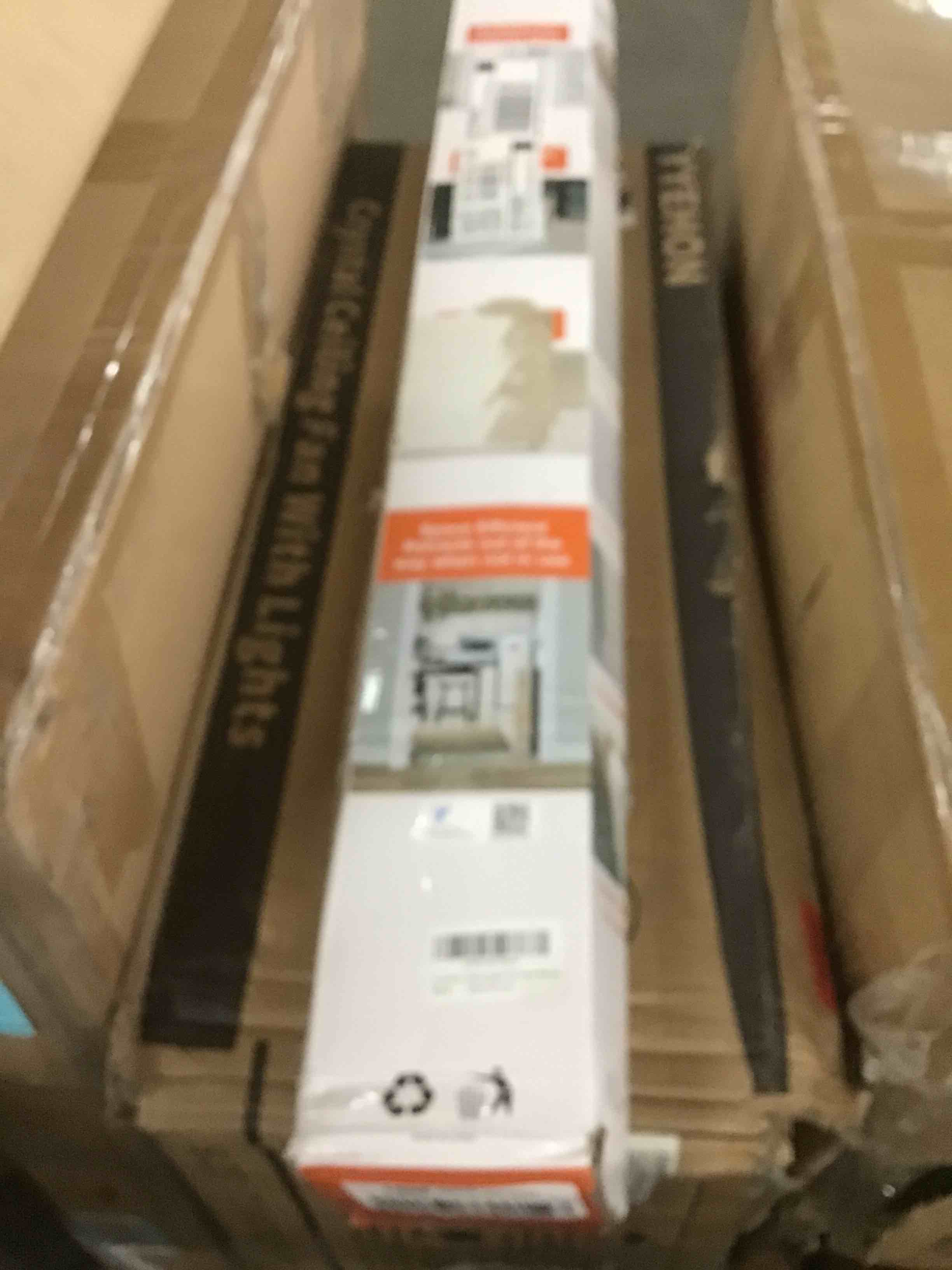 https://s3.amazonaws.com/lotting-images-prod/bidfta/BLU5589187_1708713588629.jpeg